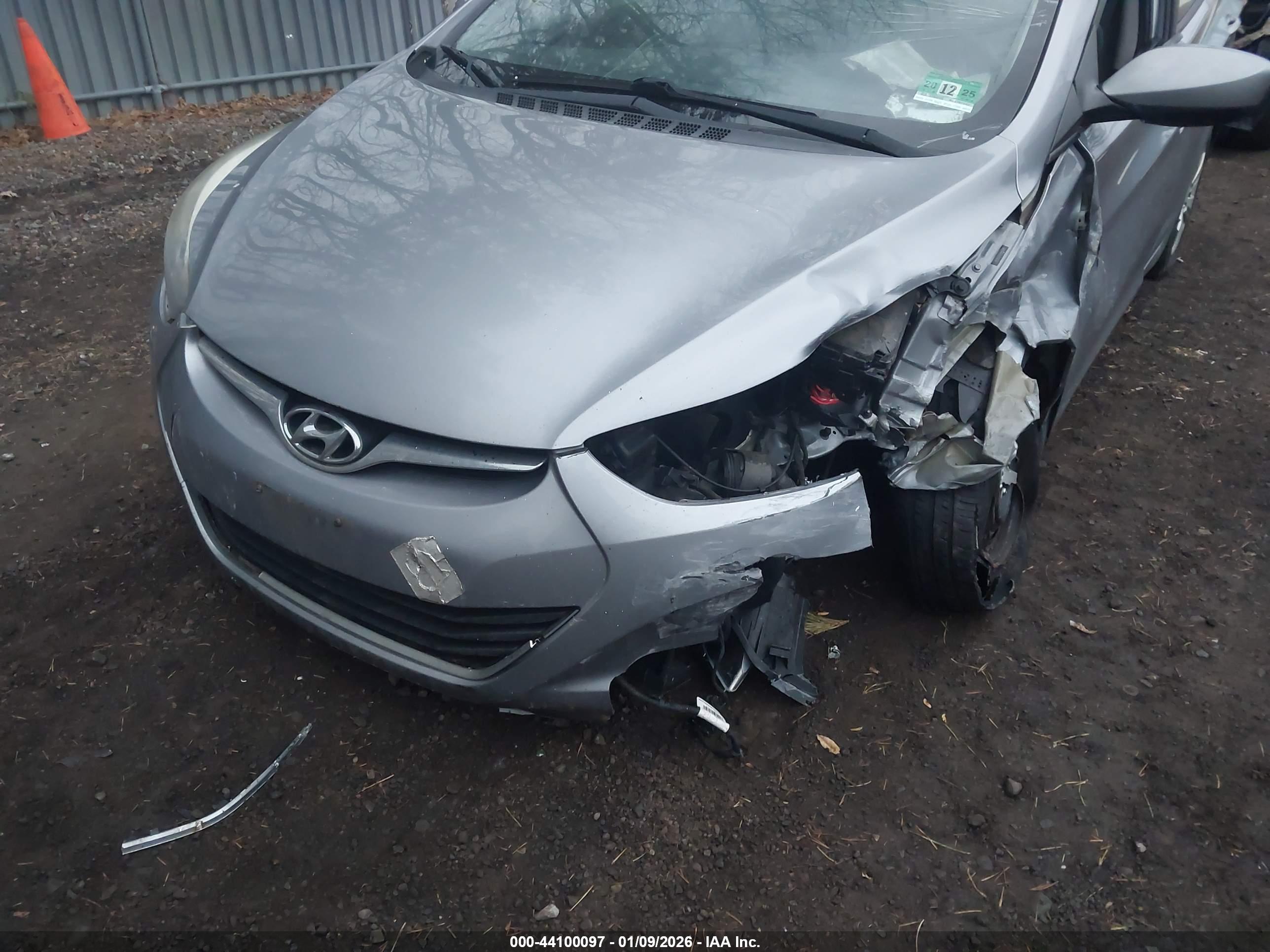 HYUNDAI ELANTRA image 6