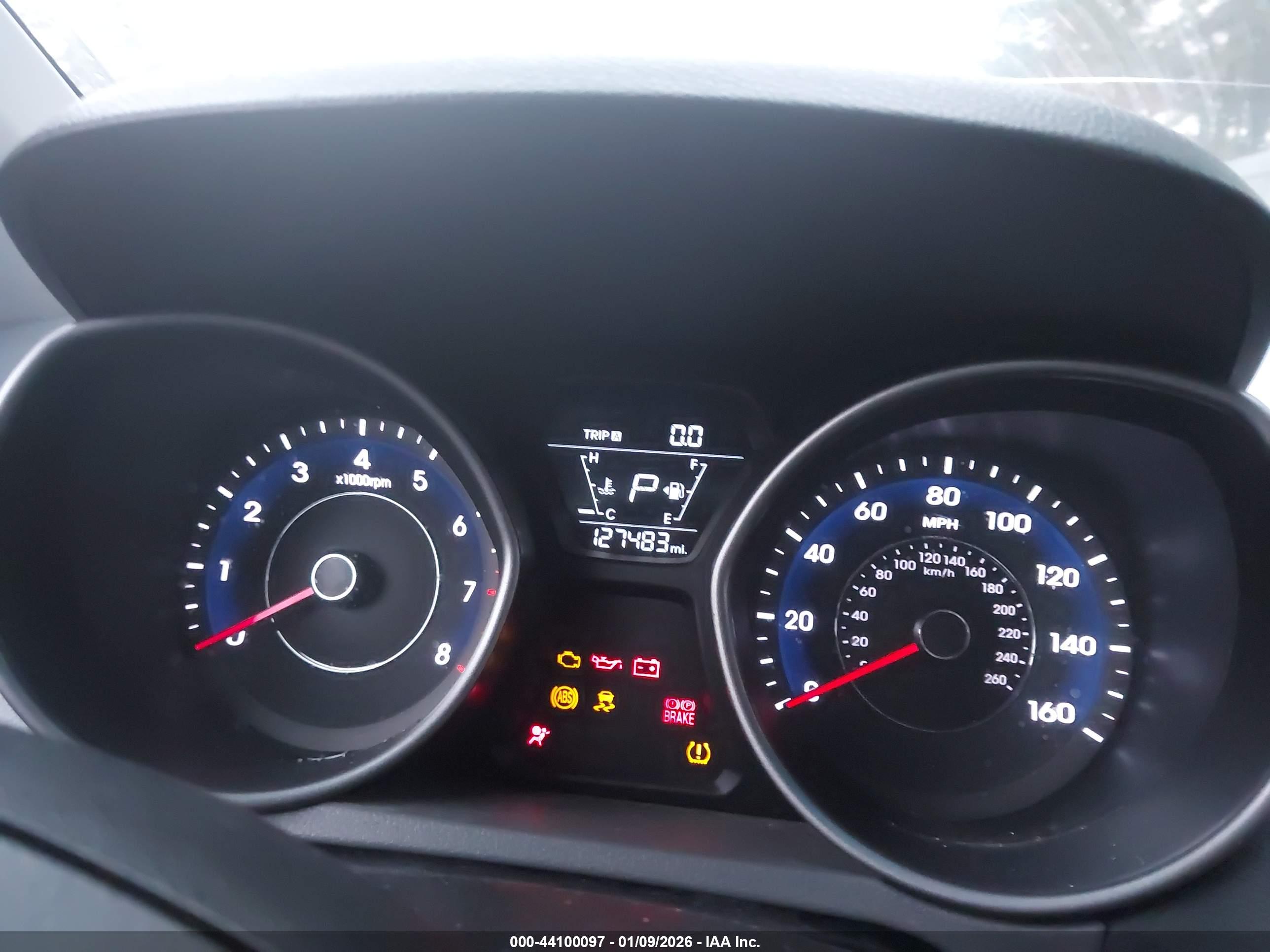 HYUNDAI ELANTRA image 7
