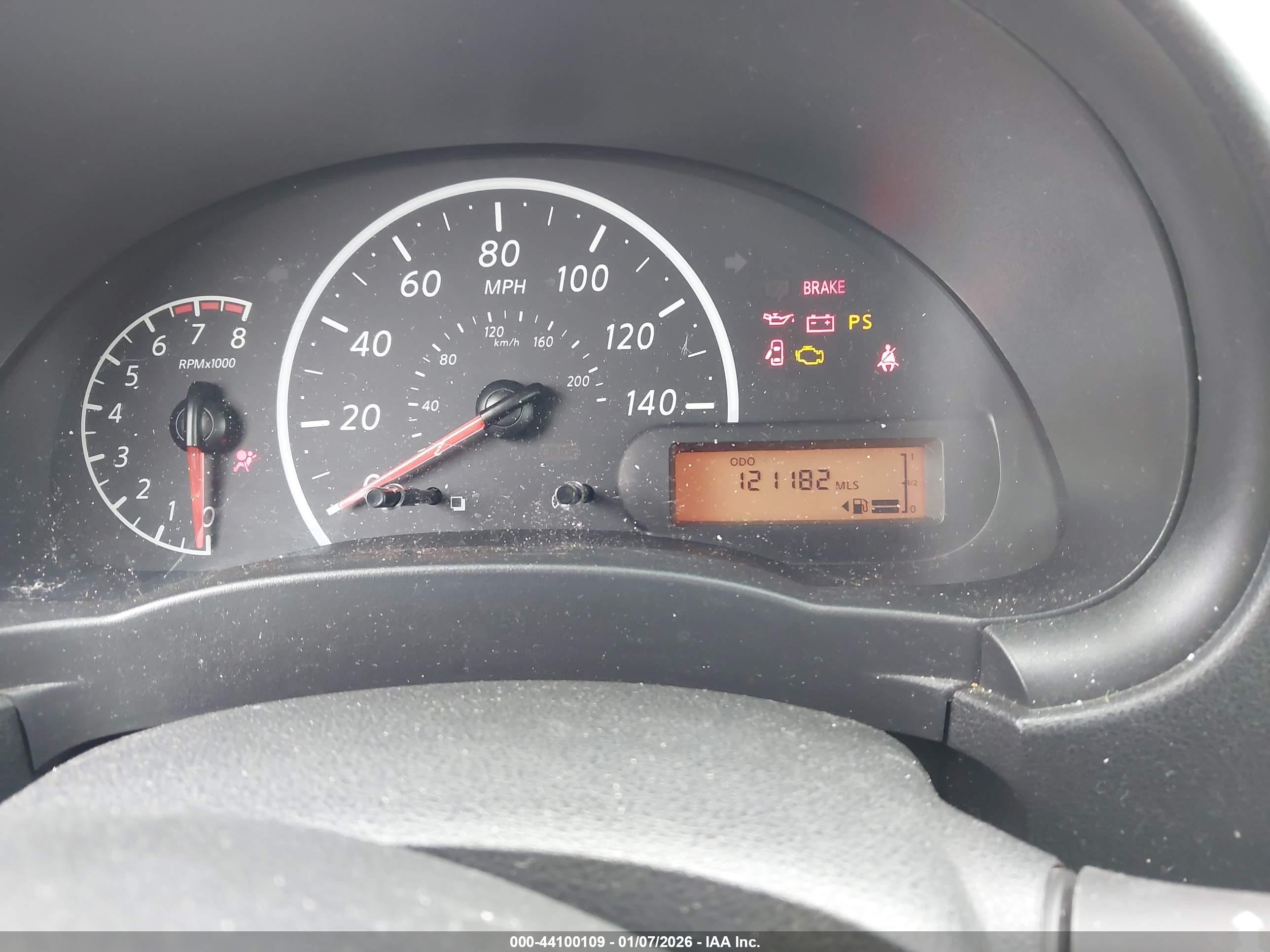 NISSAN VERSA image 7