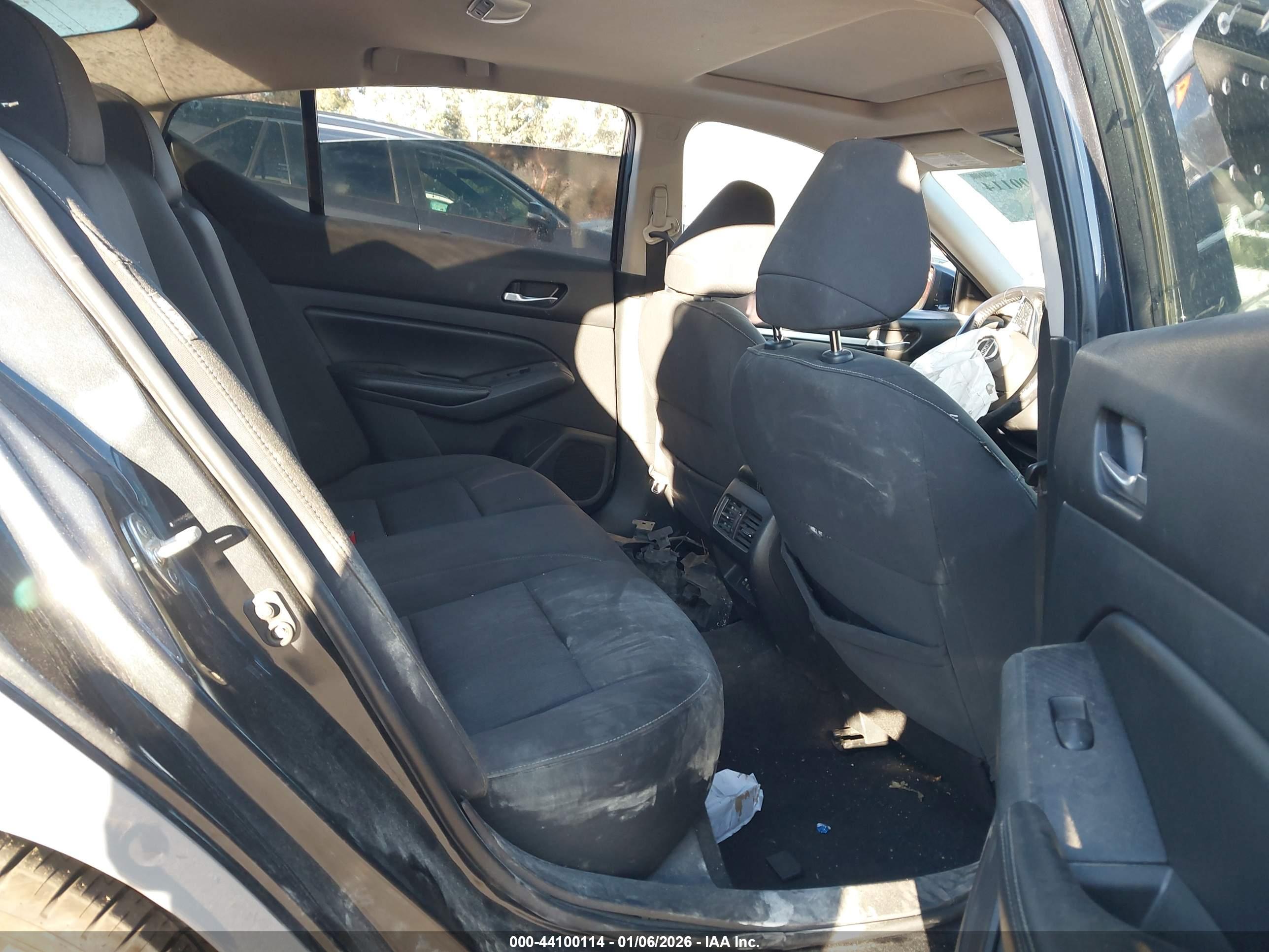 NISSAN ALTIMA image 8