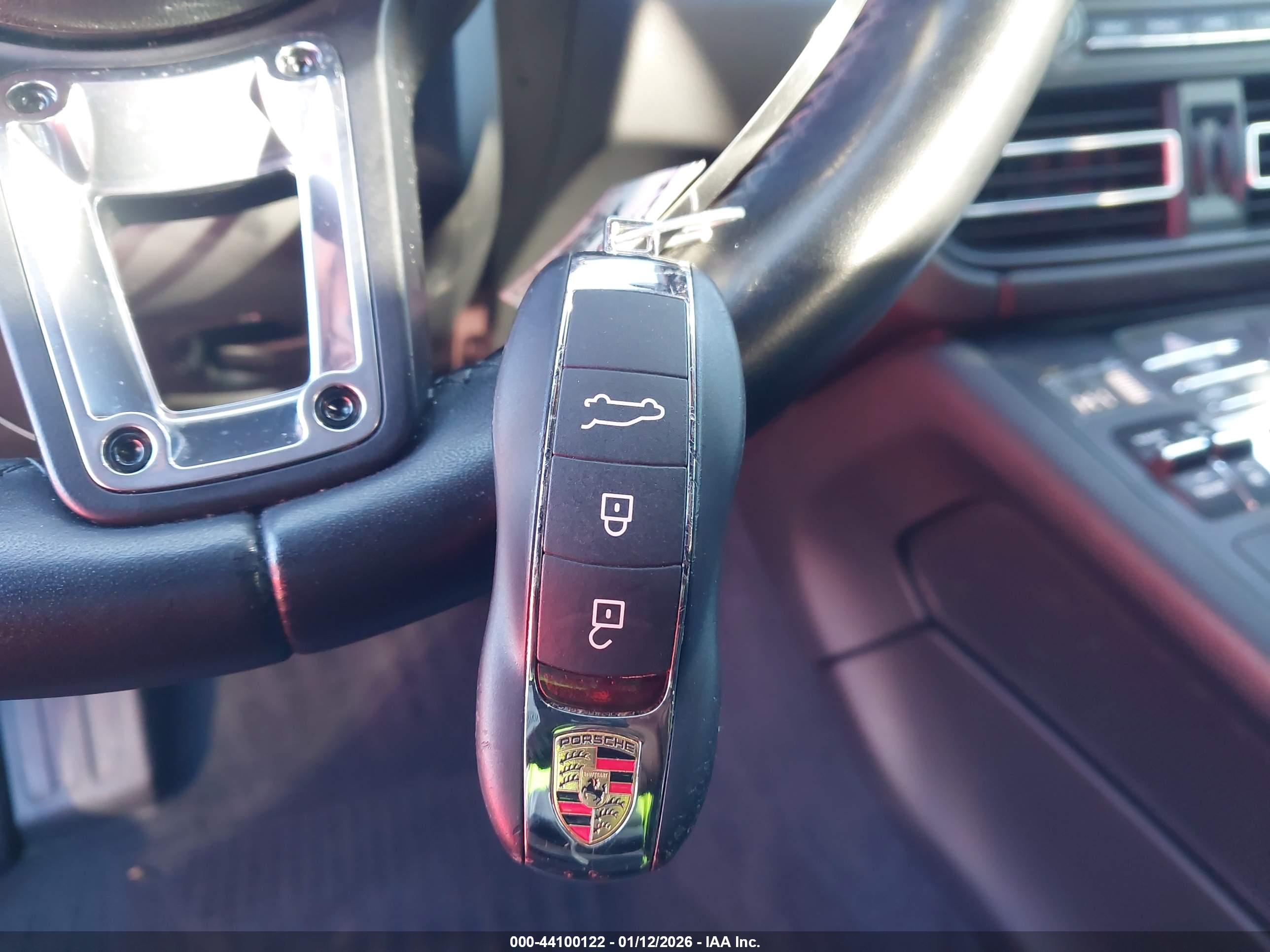 PORSCHE MACAN image 11