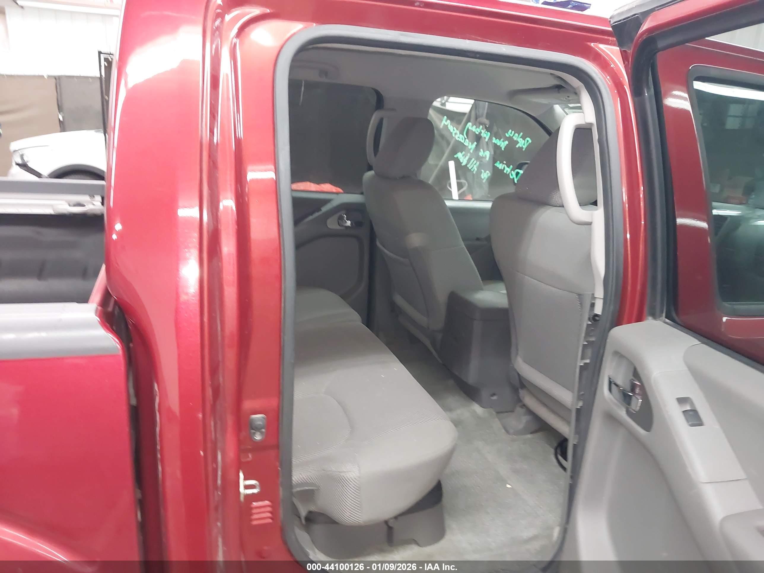 NISSAN FRONTIER image 8