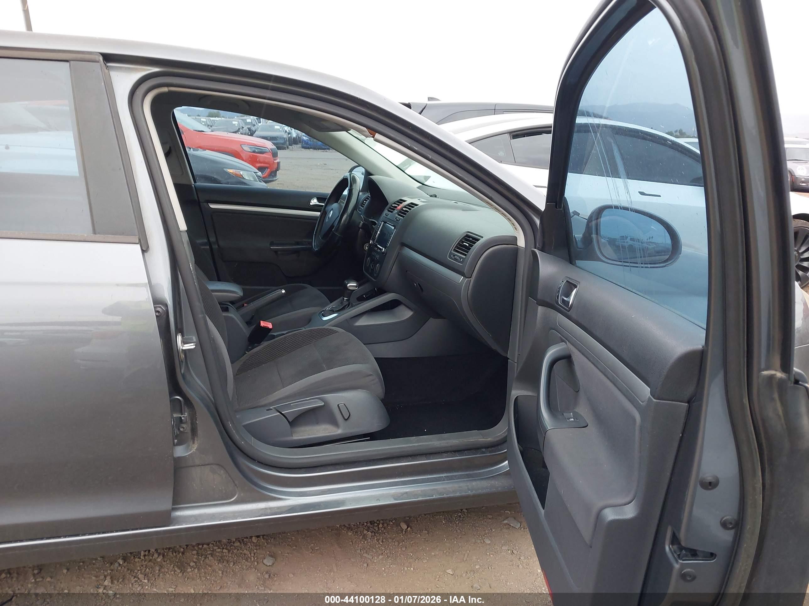 VOLKSWAGEN JETTA image 5