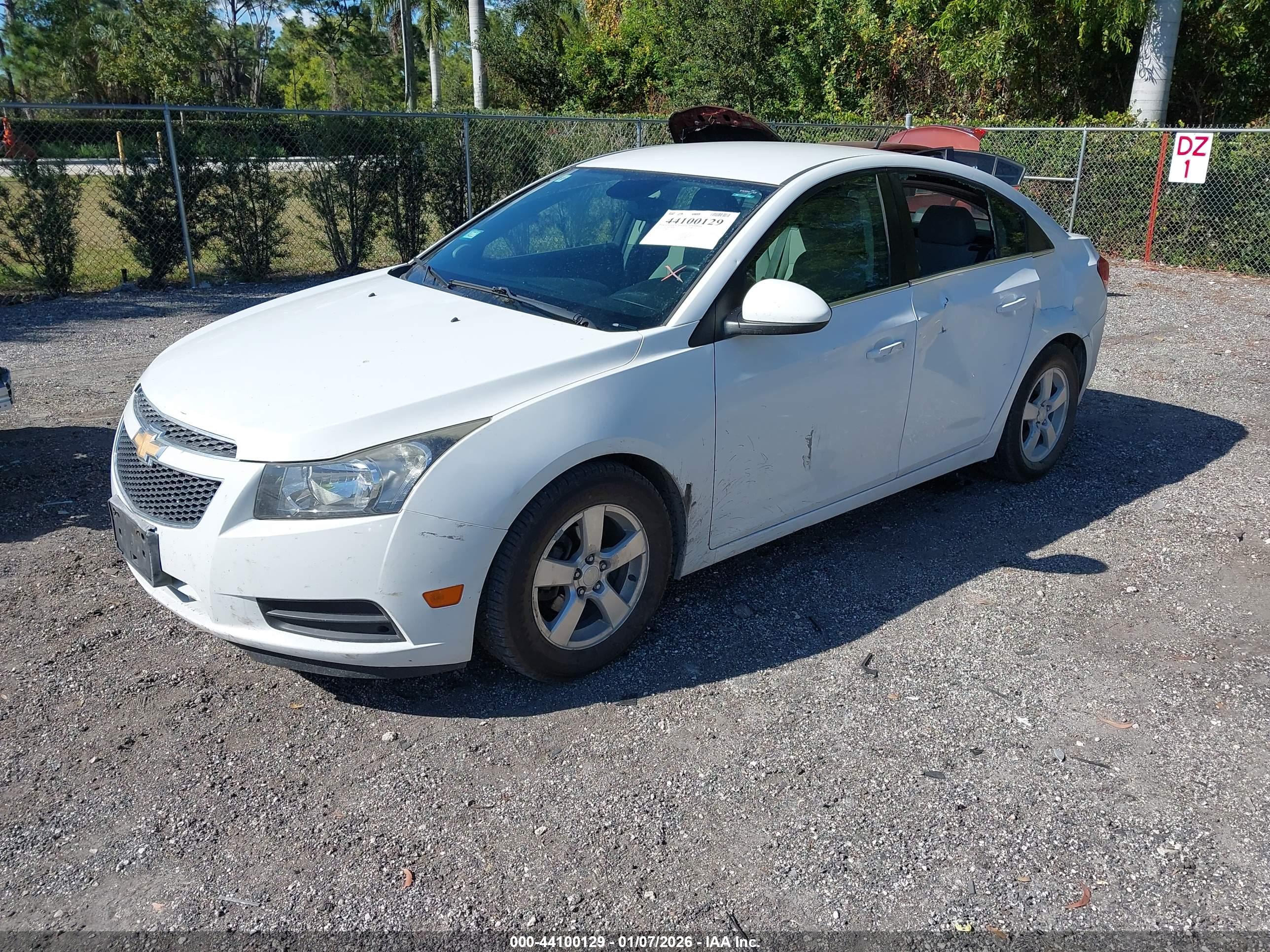 CHEVROLET CRUZE image 2