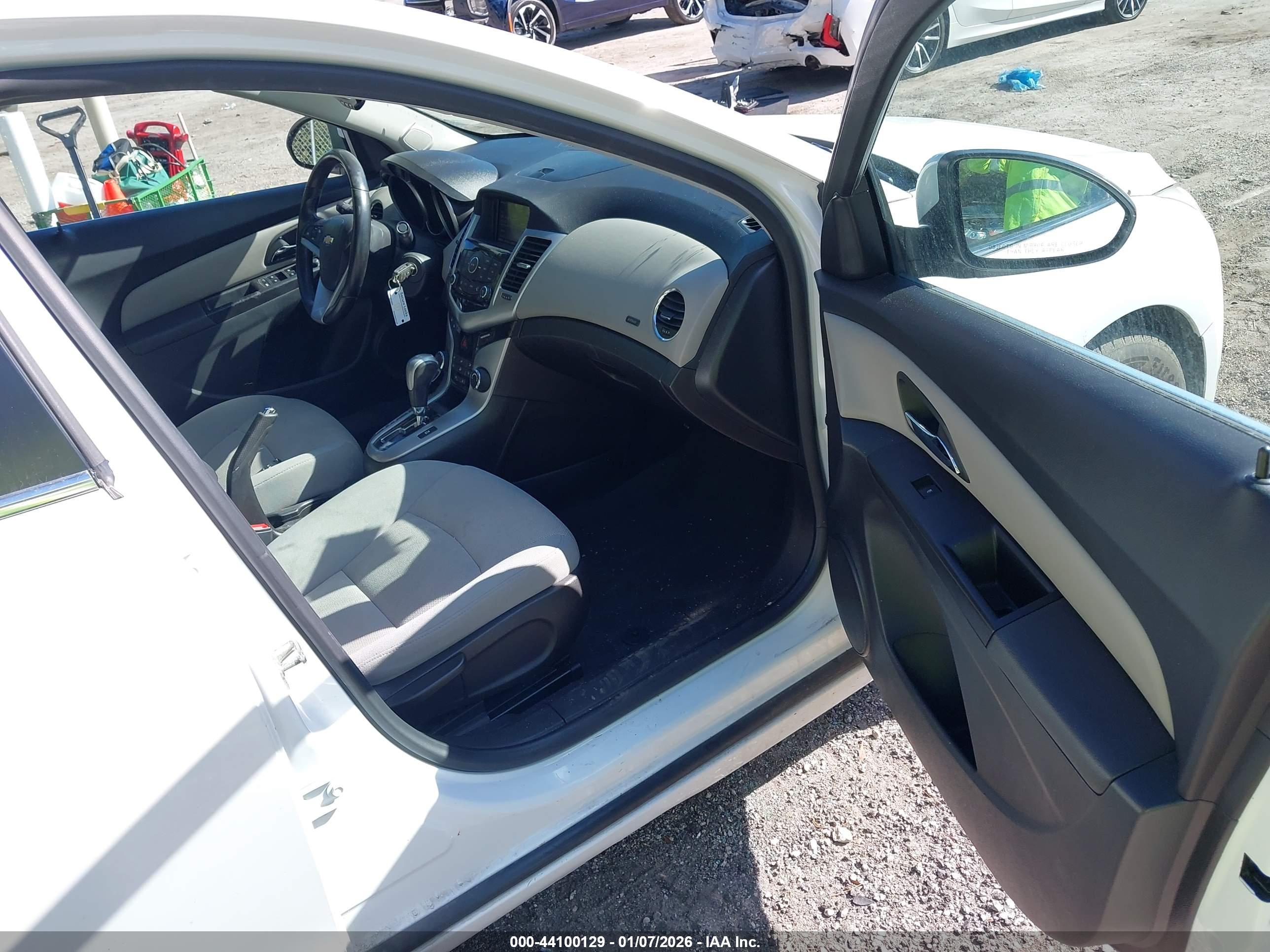CHEVROLET CRUZE image 5