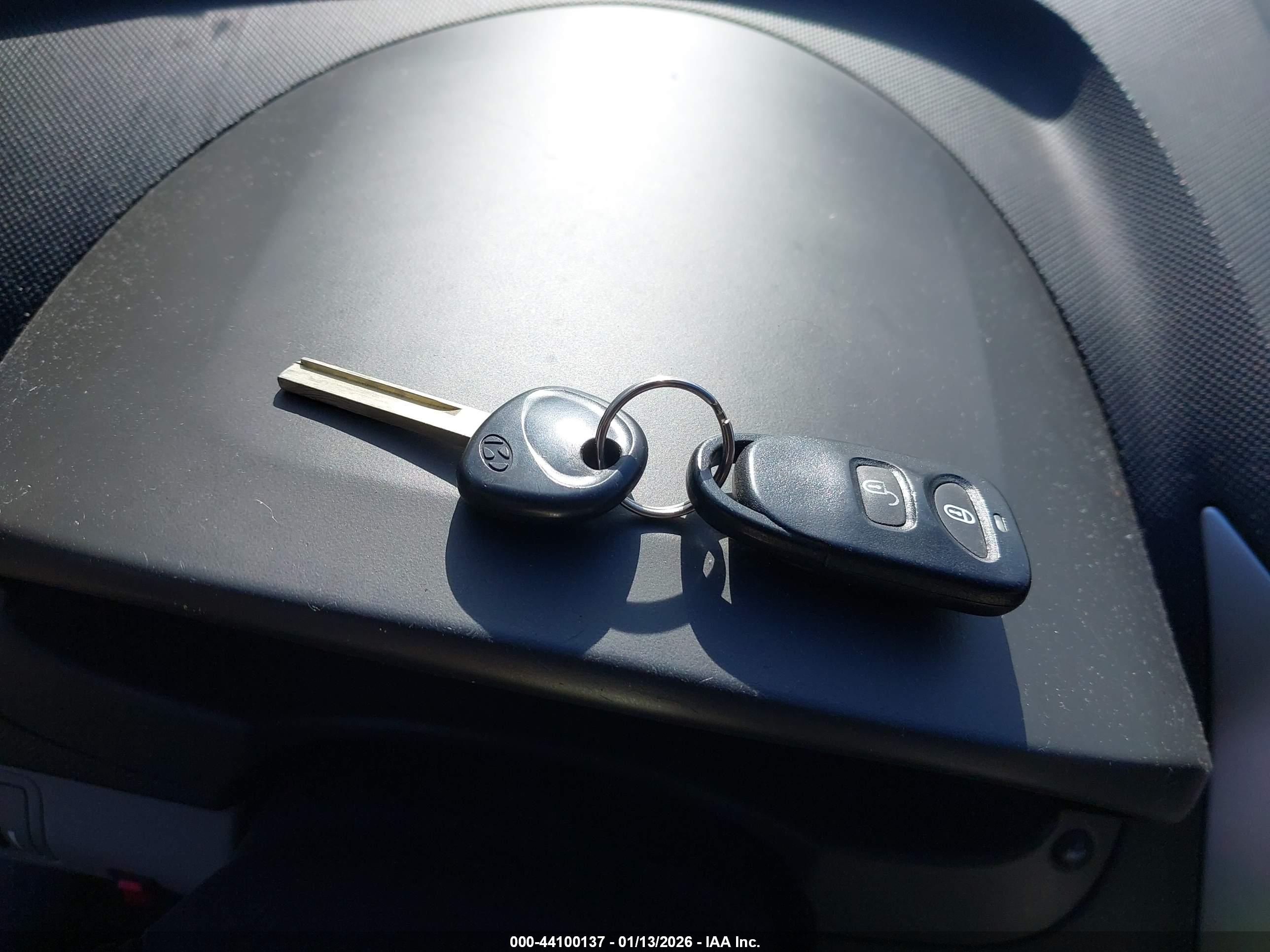 HYUNDAI ACCENT image 11
