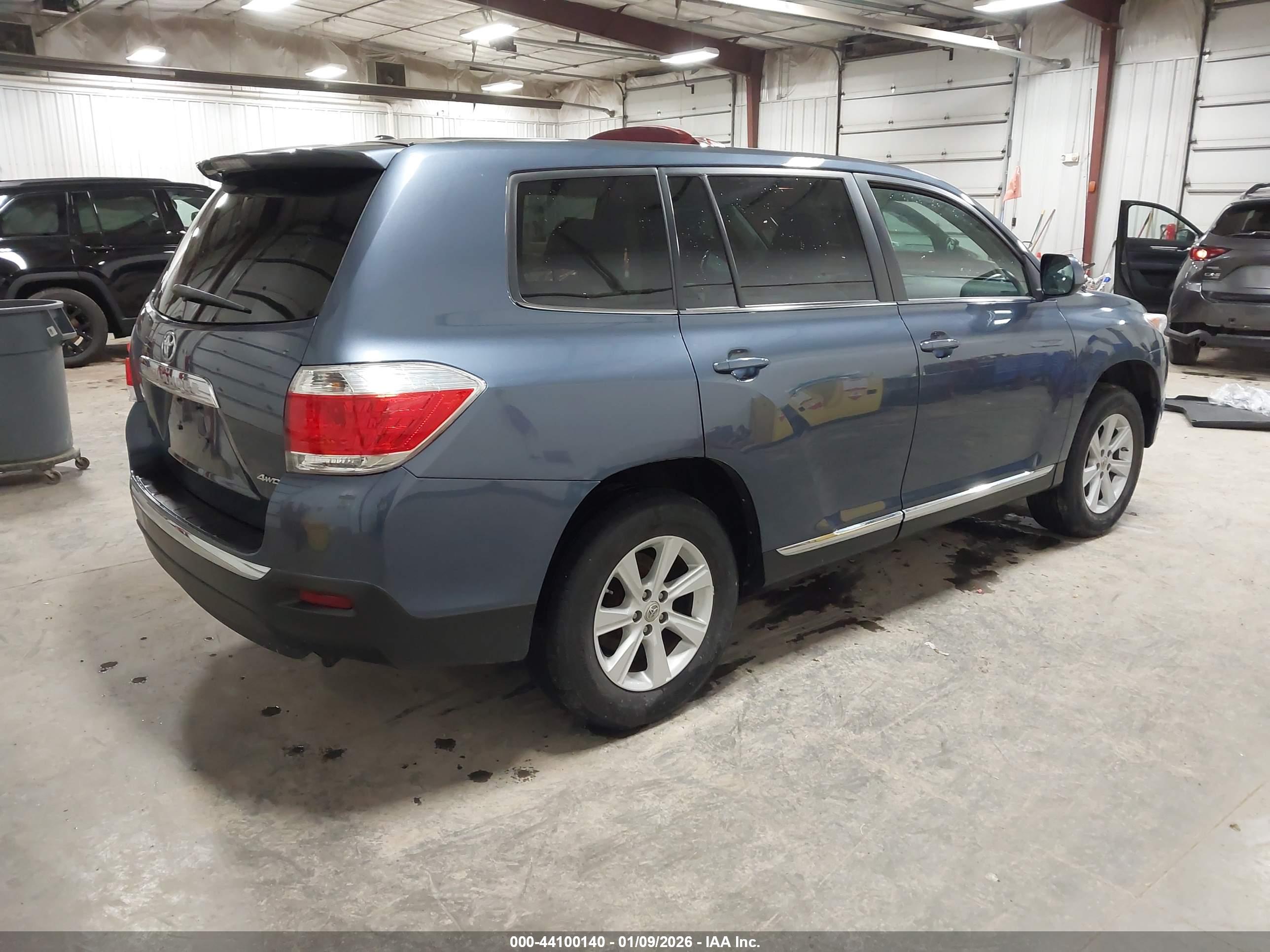 TOYOTA HIGHLANDER image 4