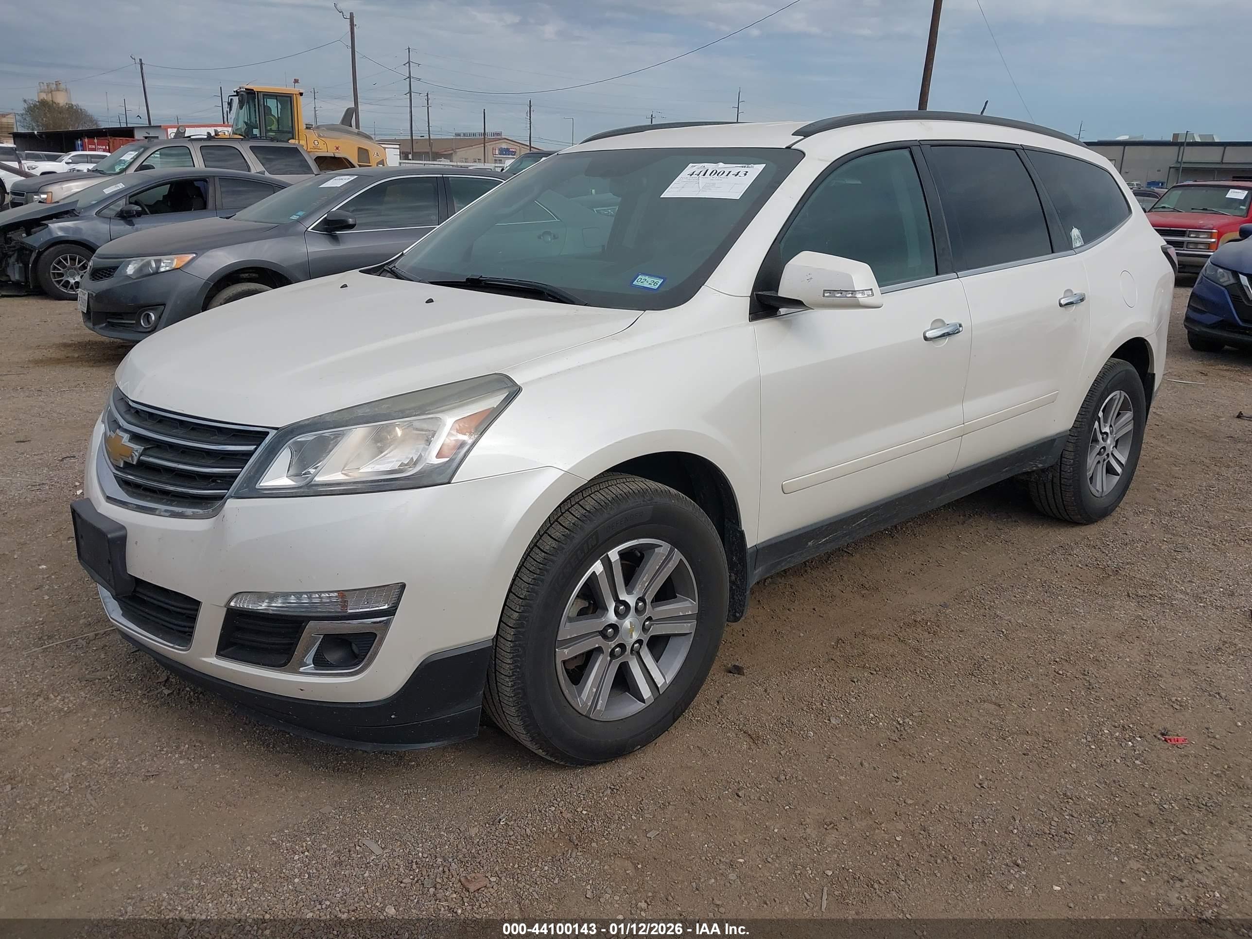 CHEVROLET TRAVERSE image 2