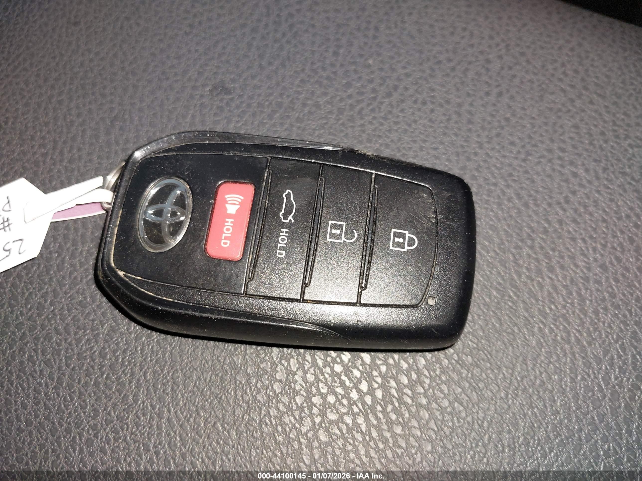 TOYOTA CAMRY image 11