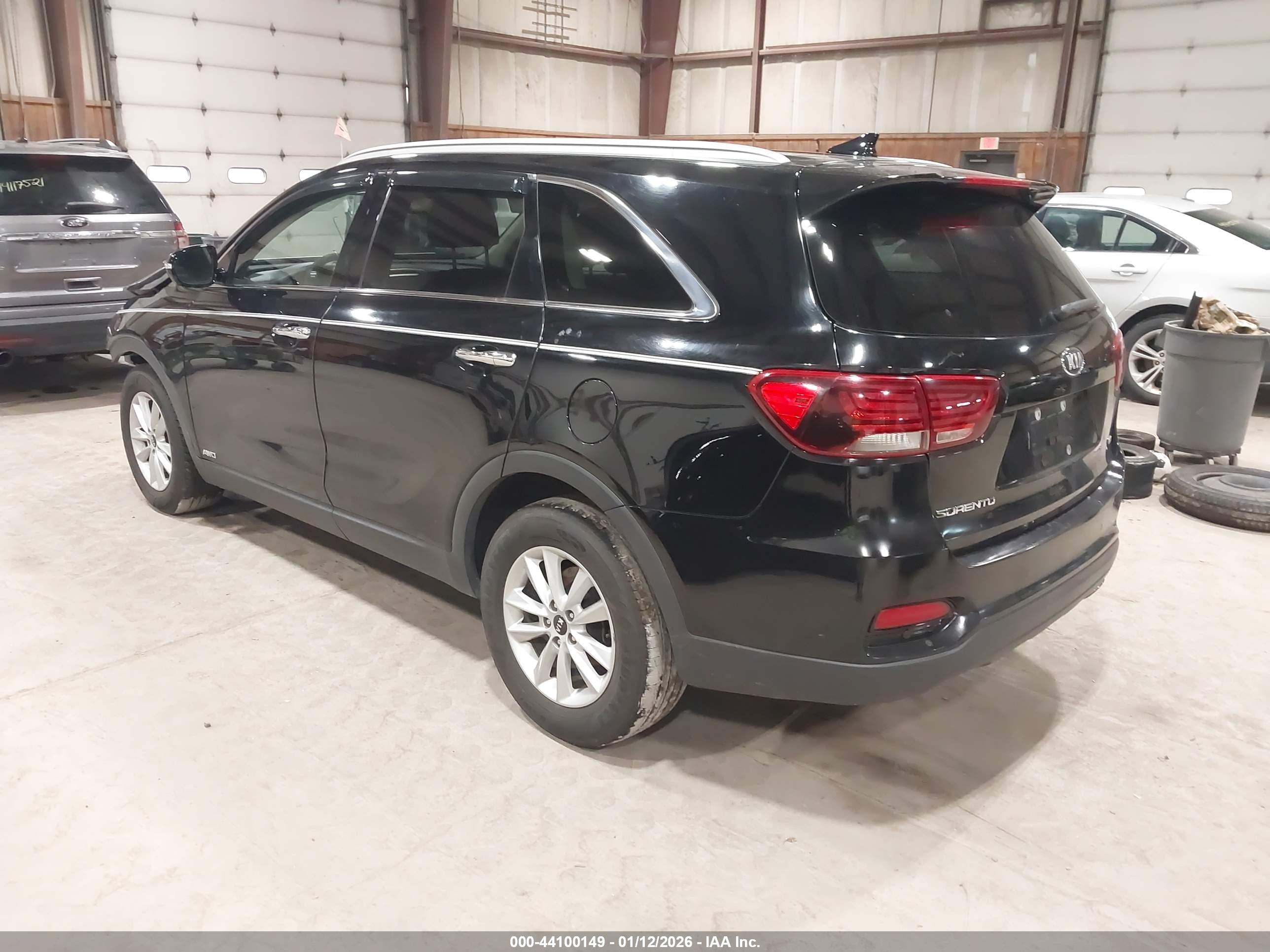 KIA SORENTO image 3