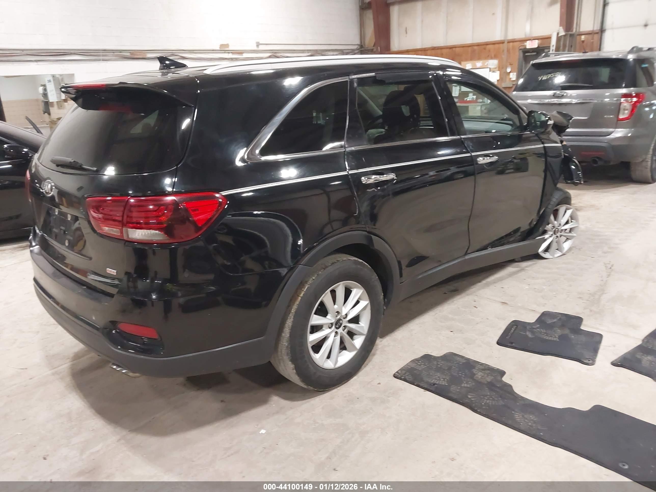 KIA SORENTO image 4