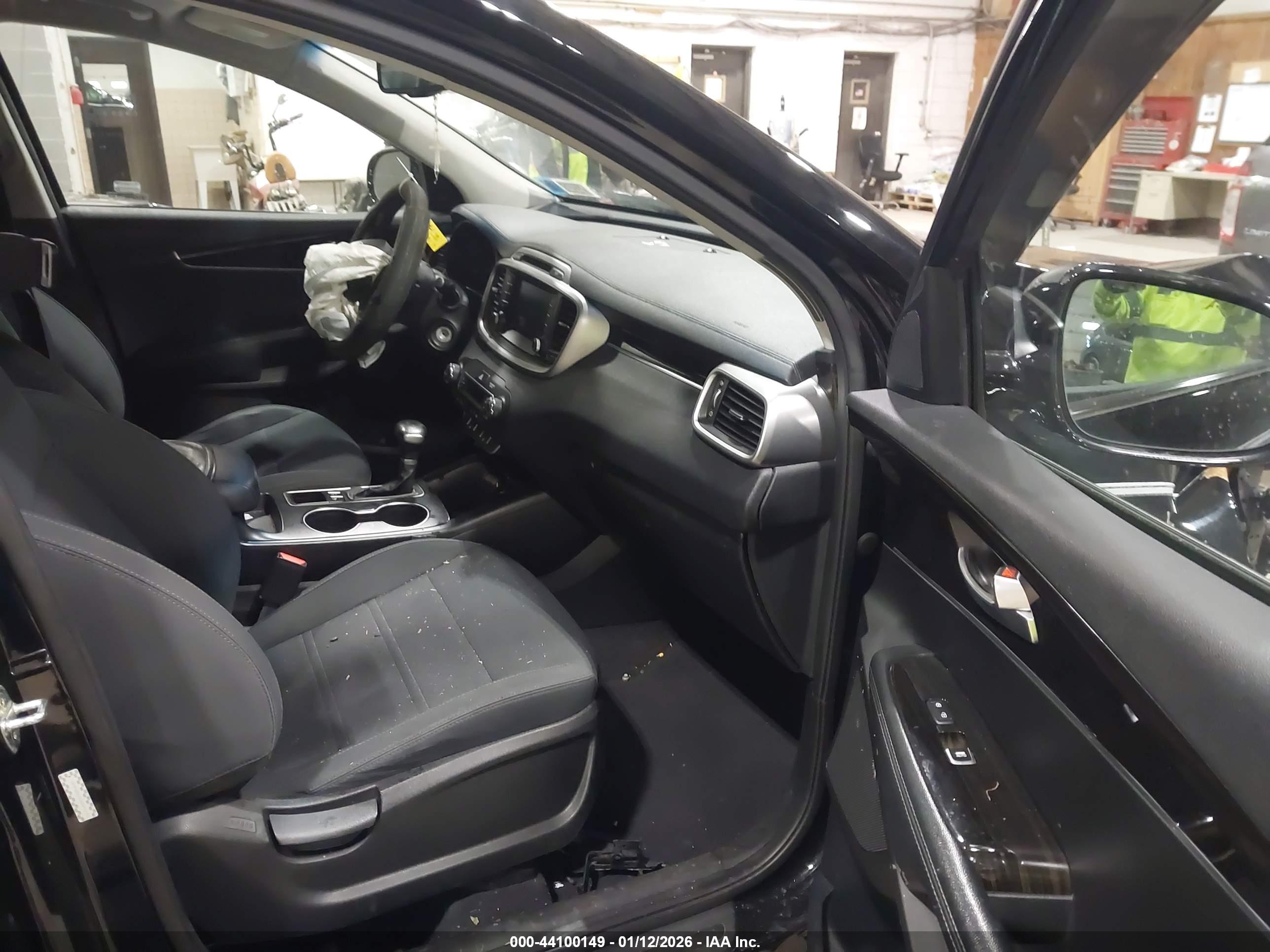 KIA SORENTO image 5