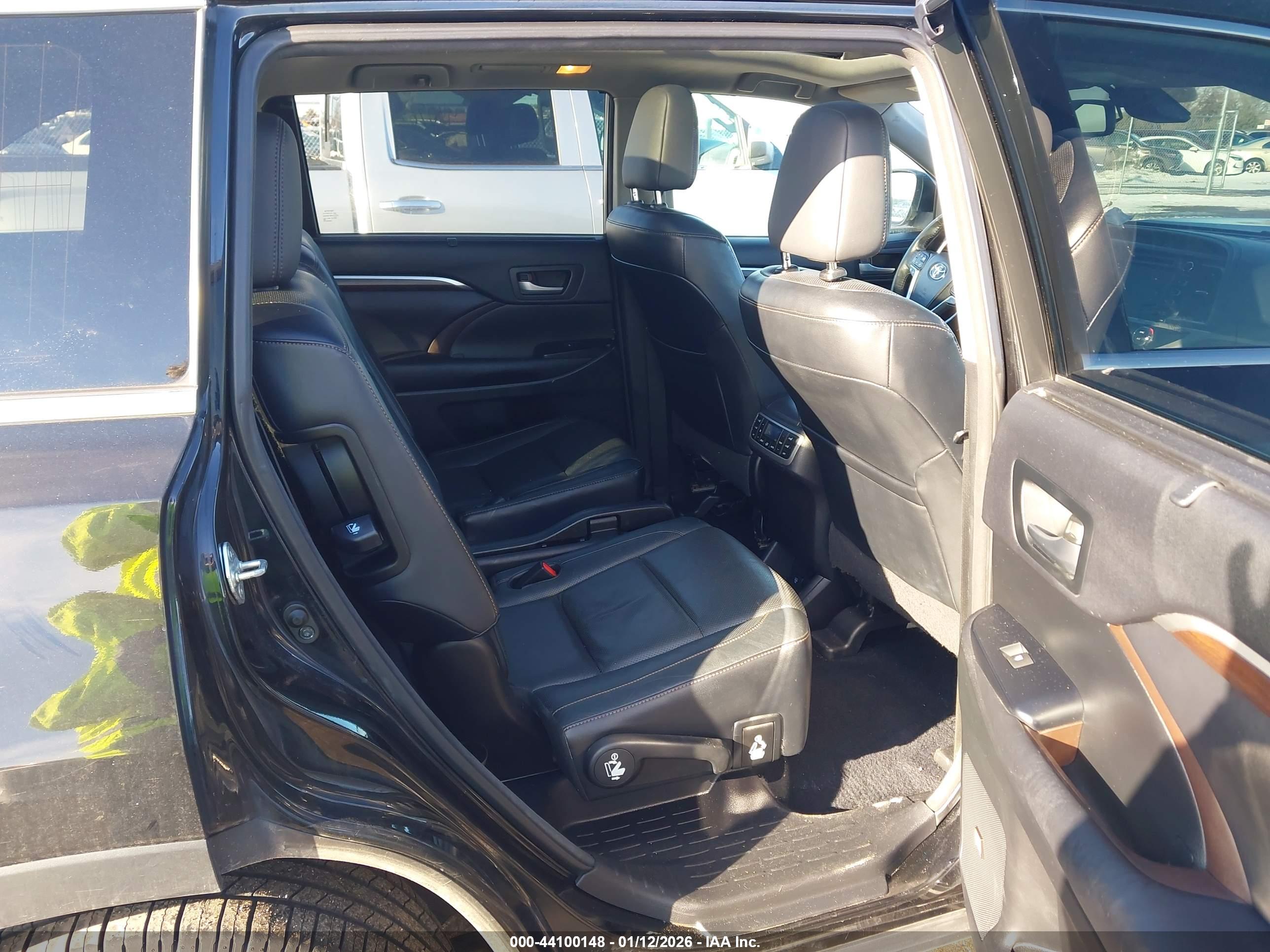 TOYOTA HIGHLANDER image 8