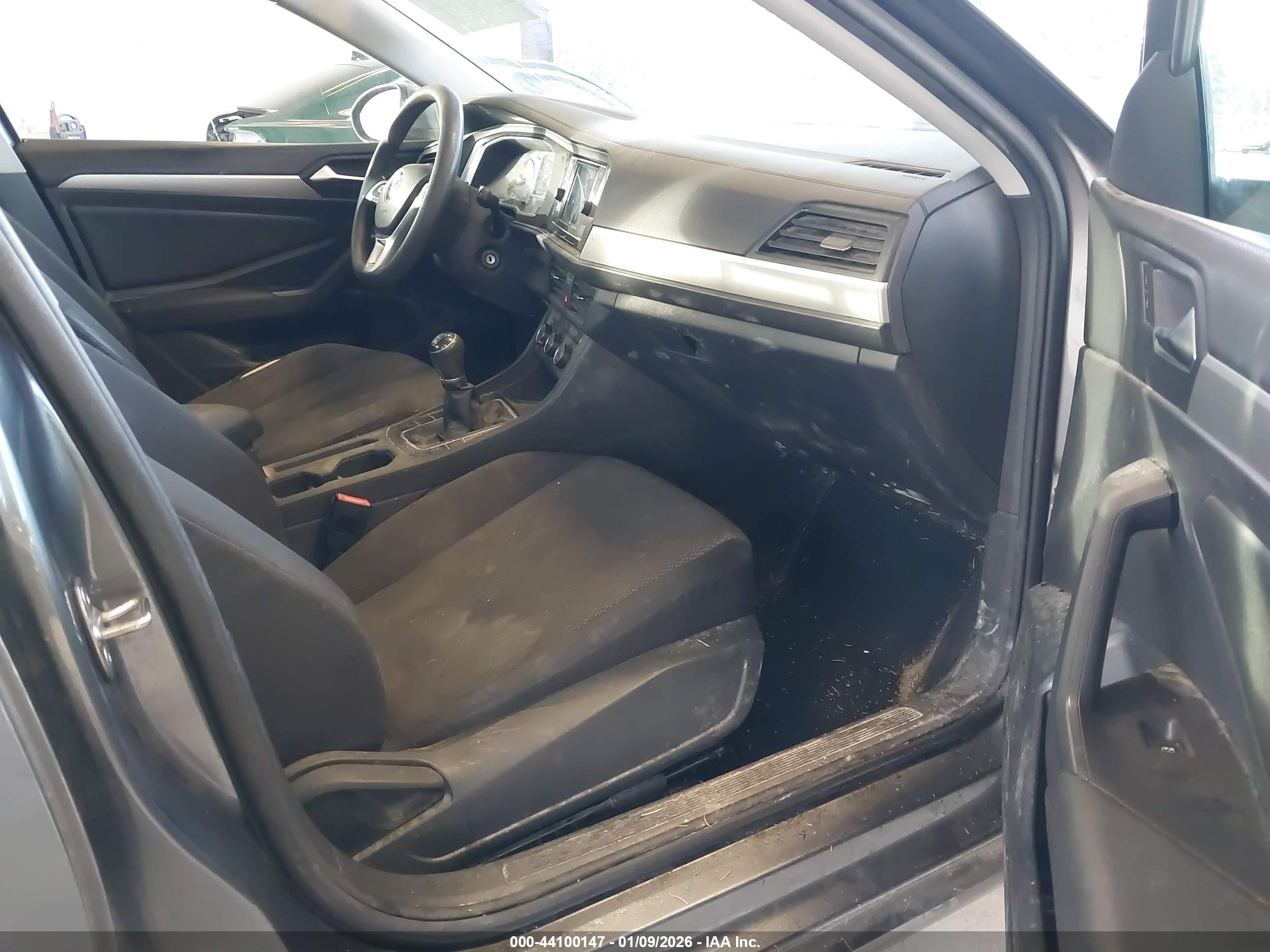 VOLKSWAGEN JETTA image 5