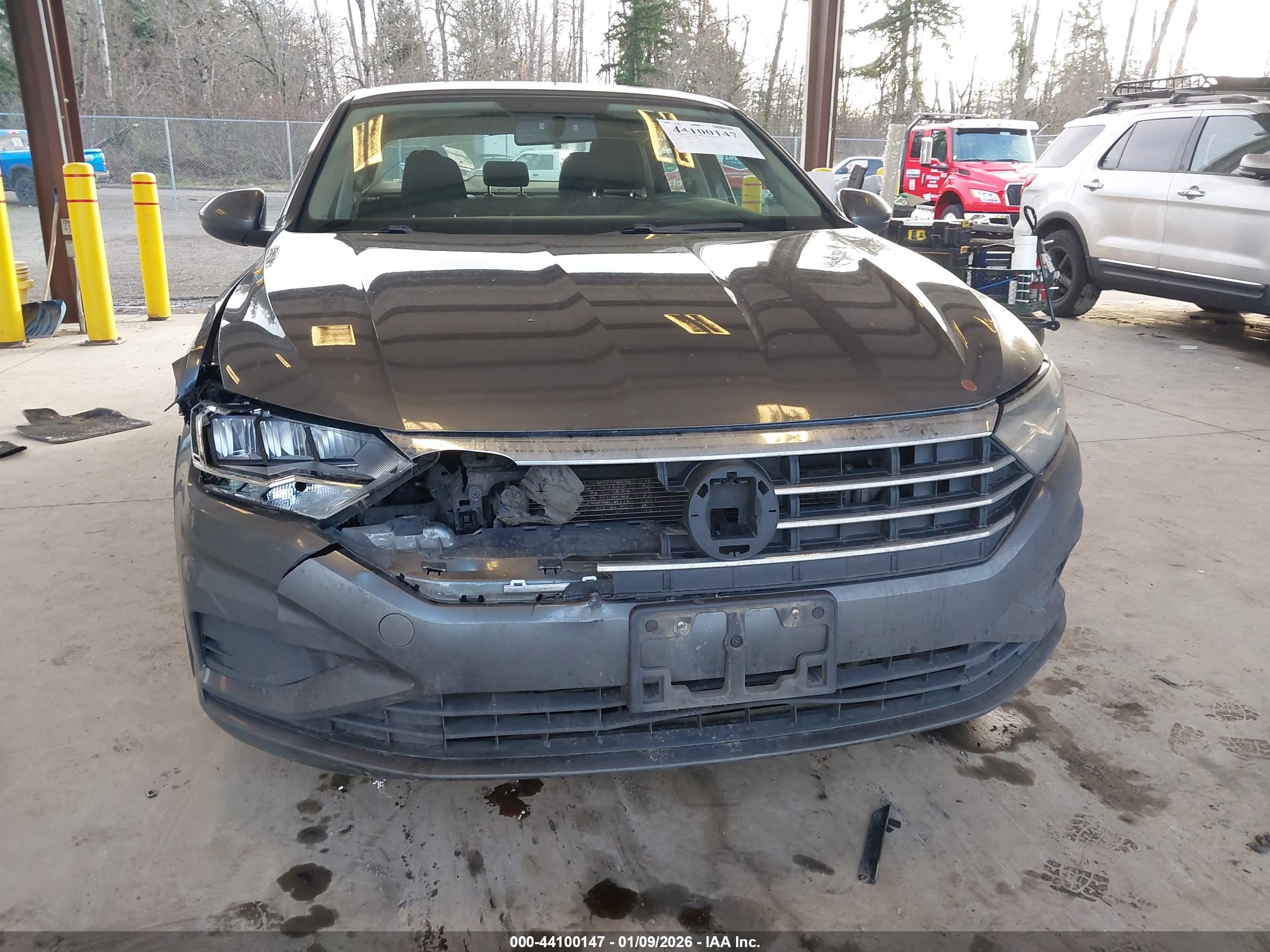 VOLKSWAGEN JETTA image 6