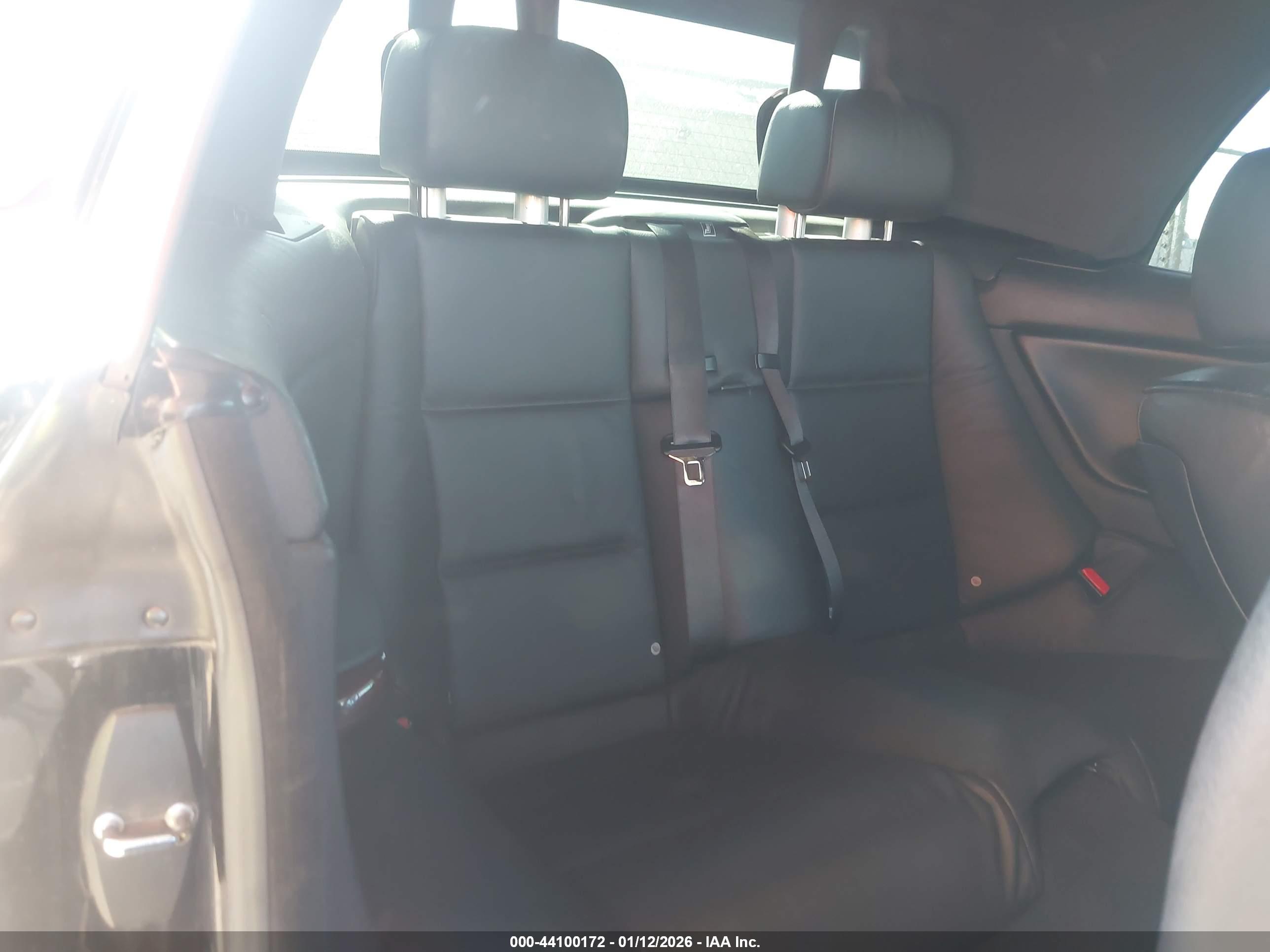 BMW 330CI image 8