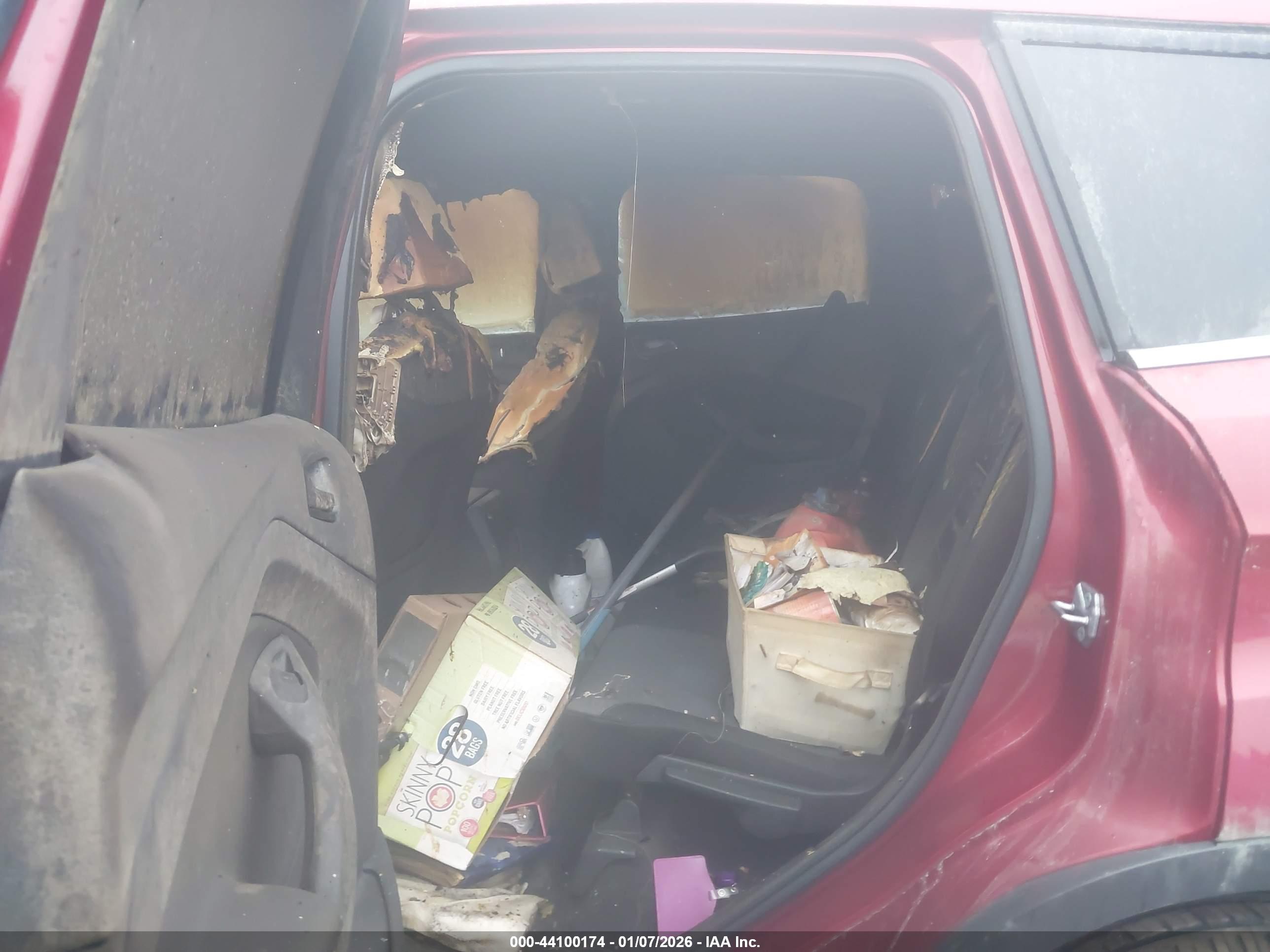 FORD ESCAPE image 8