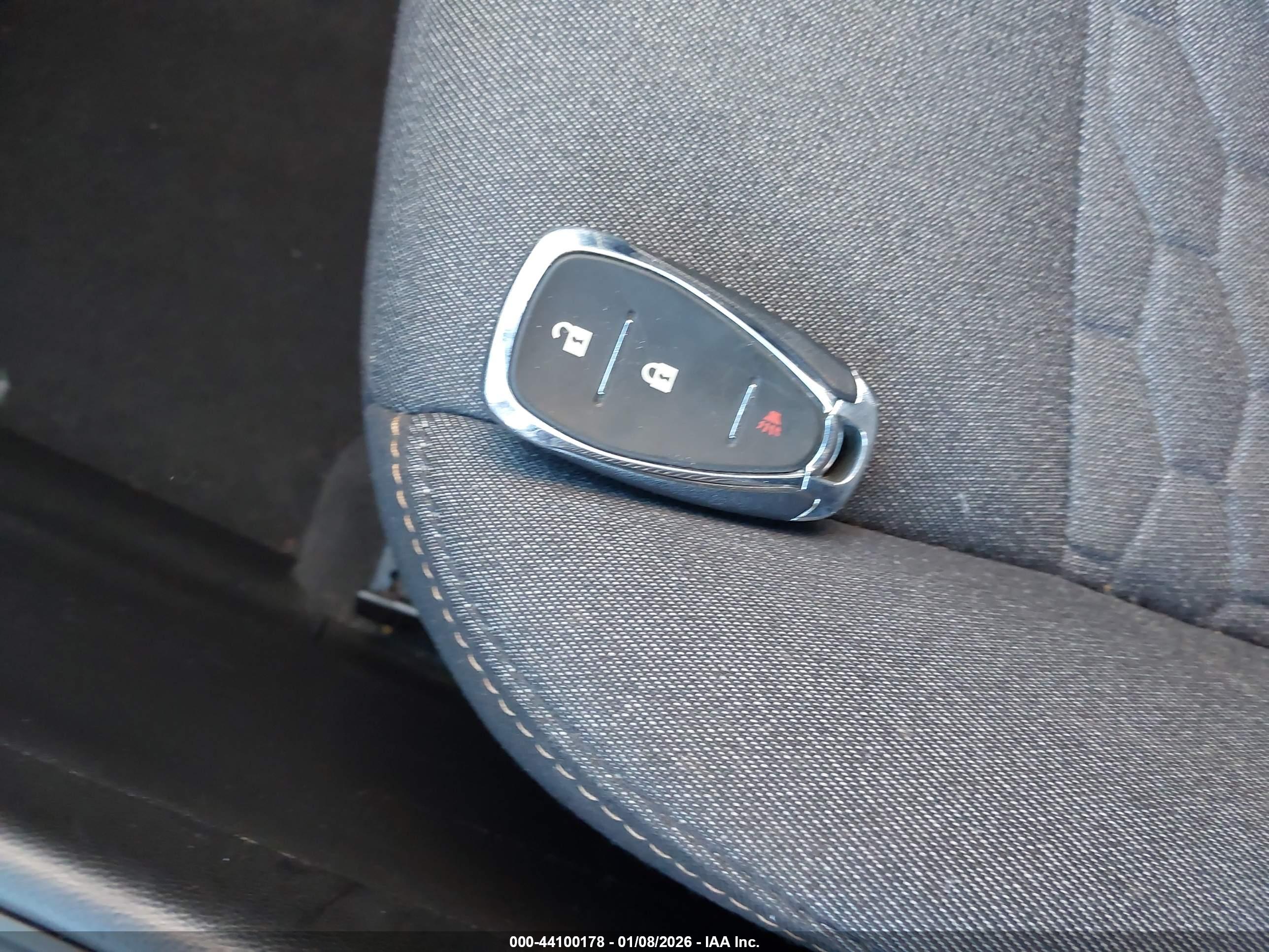 CHEVROLET EQUINOX image 11