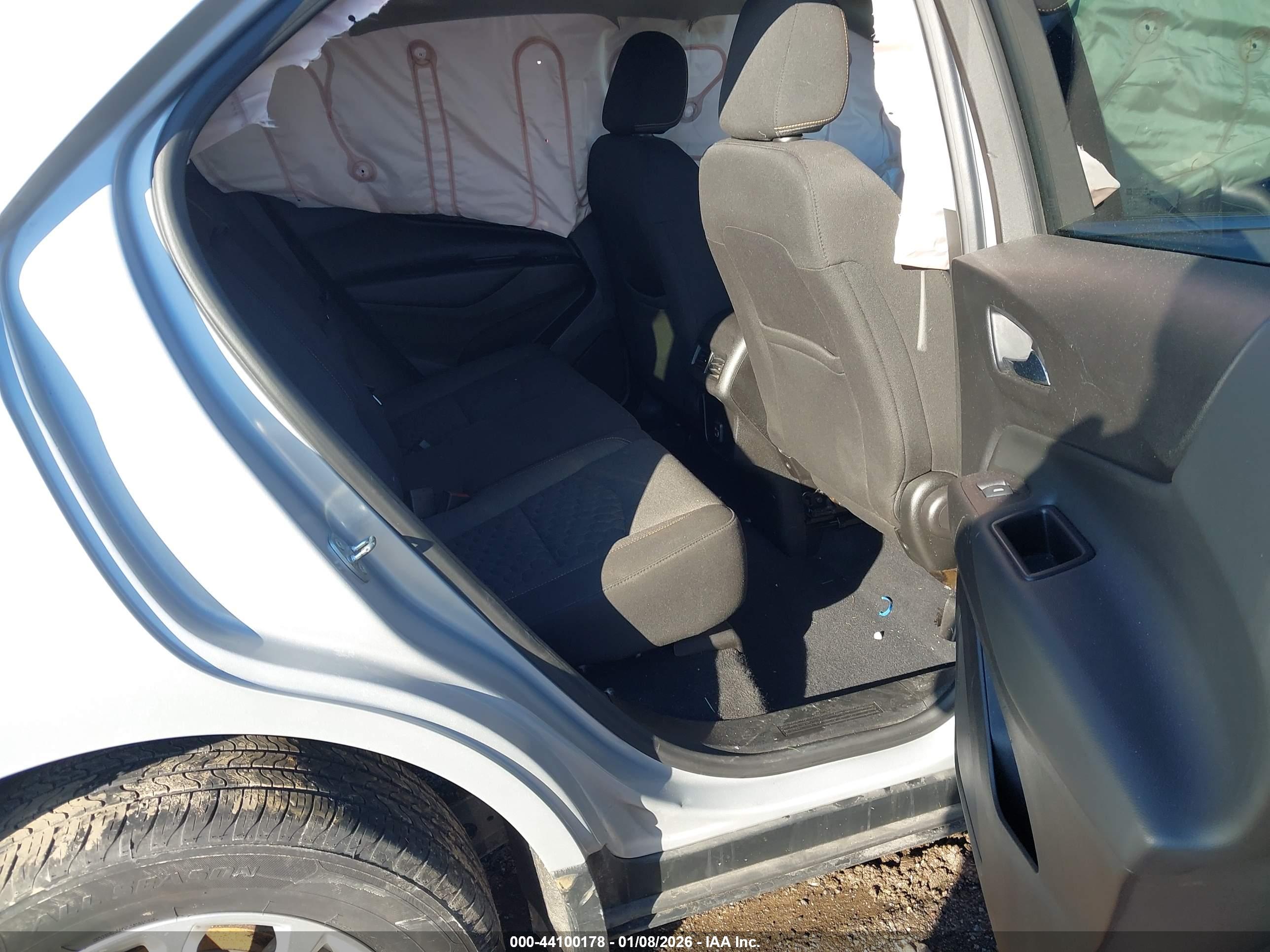 CHEVROLET EQUINOX image 8