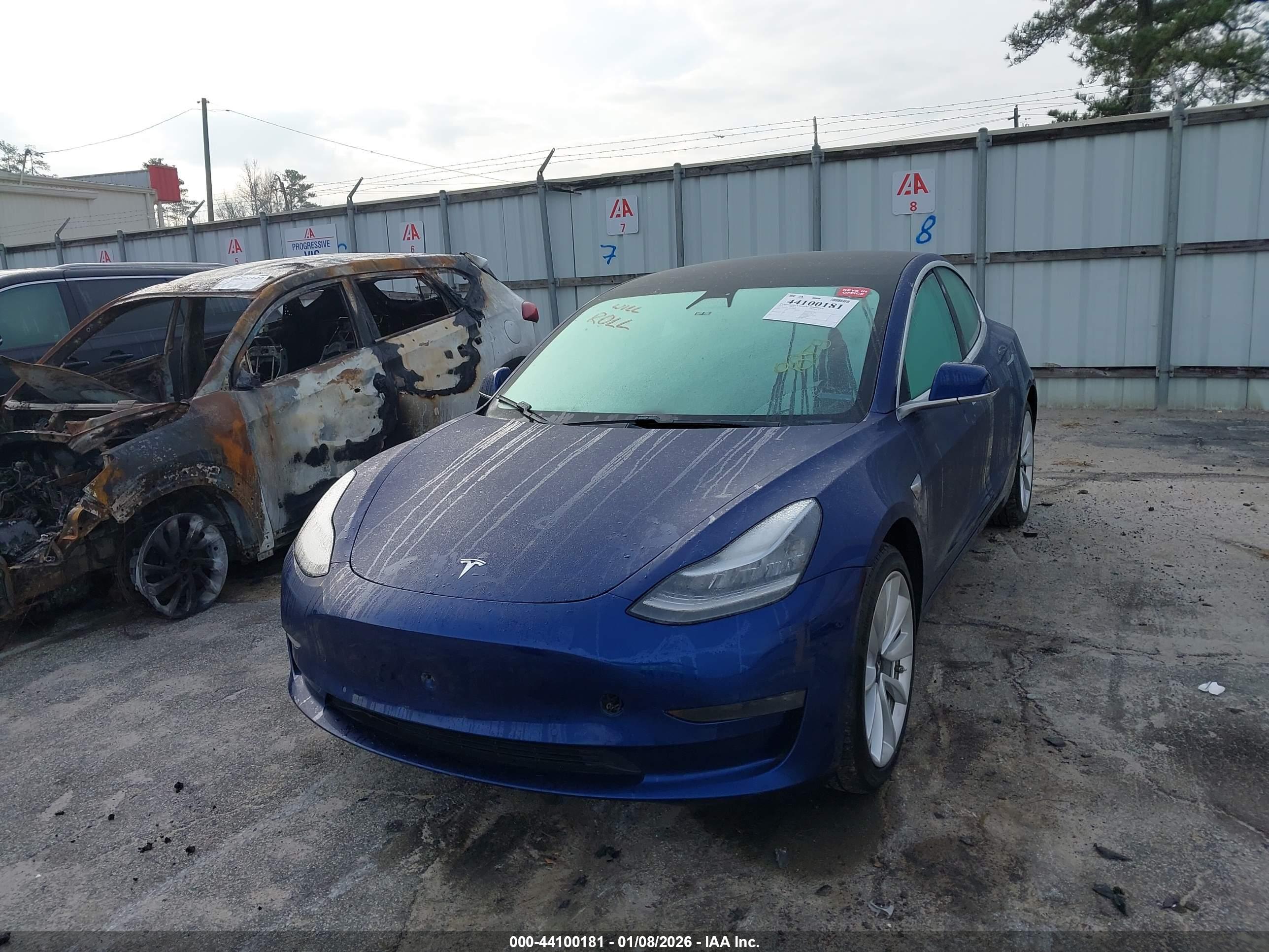 TESLA MODEL image 2