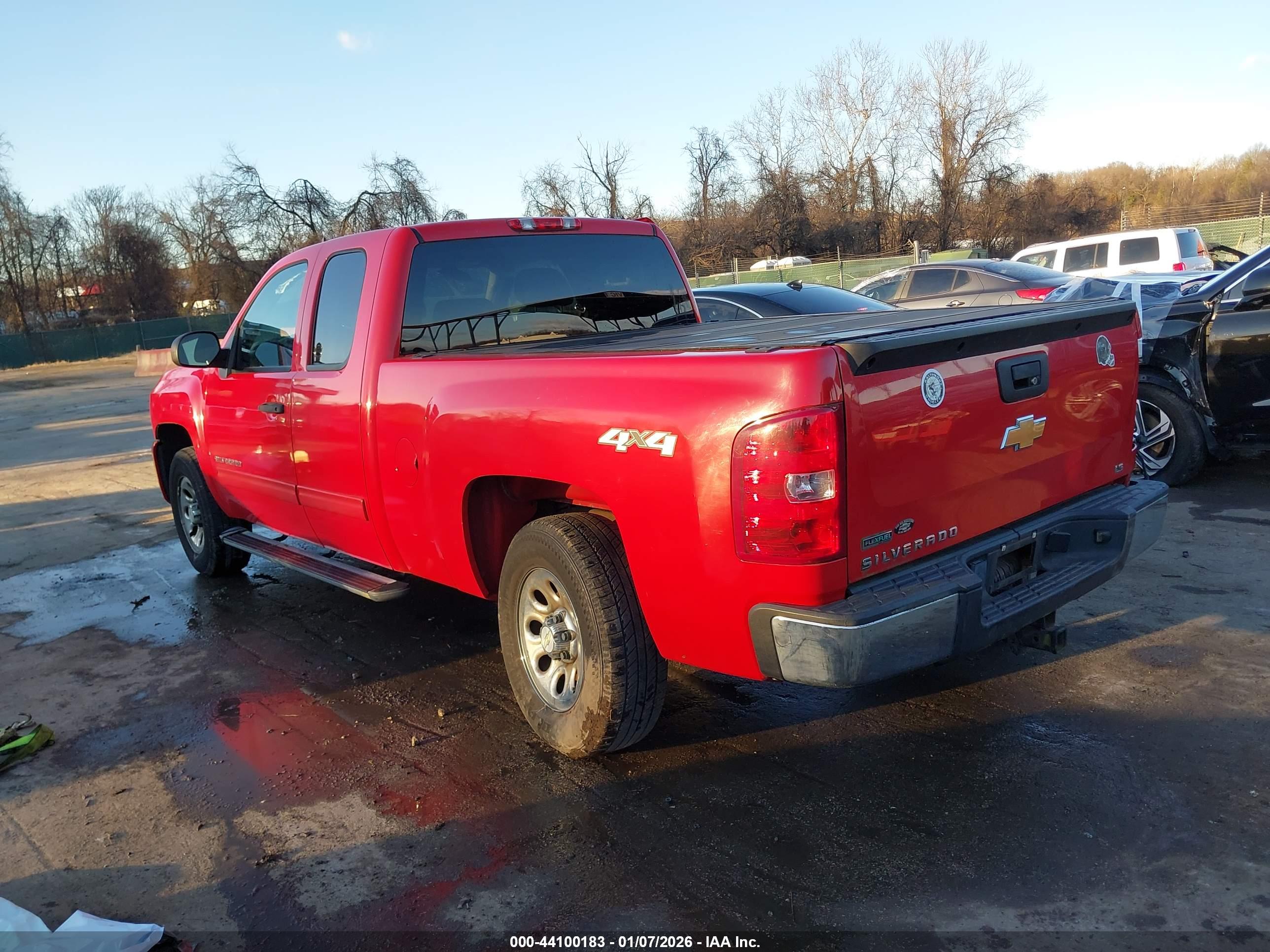 CHEVROLET SILVERADO image 3