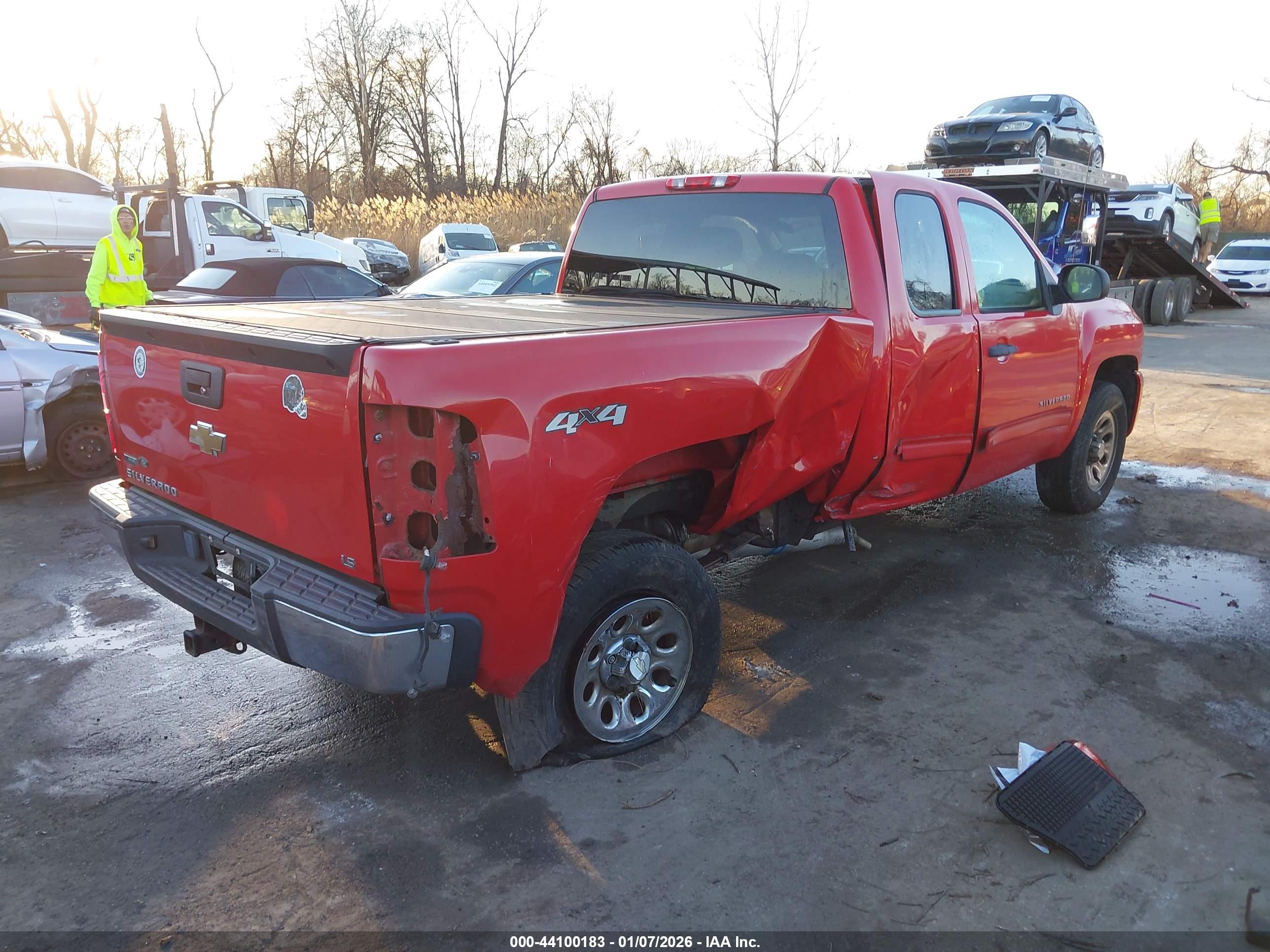 CHEVROLET SILVERADO image 4
