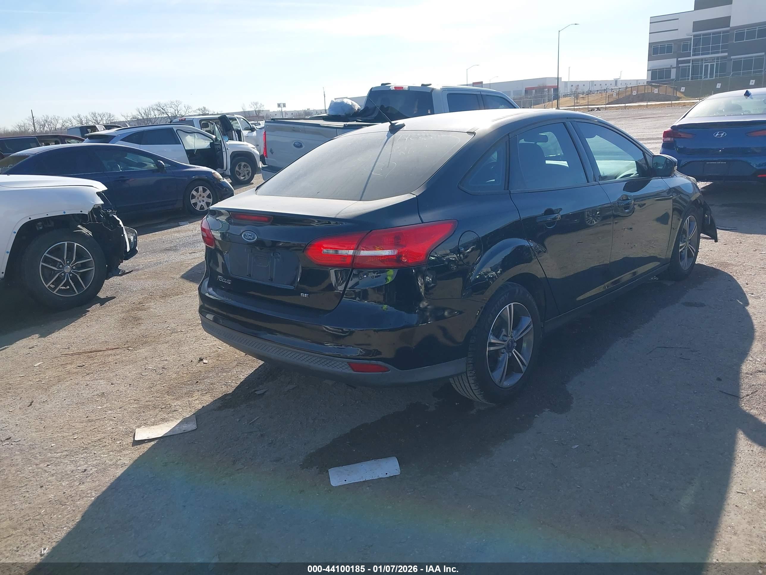 FORD FOCUS image 4