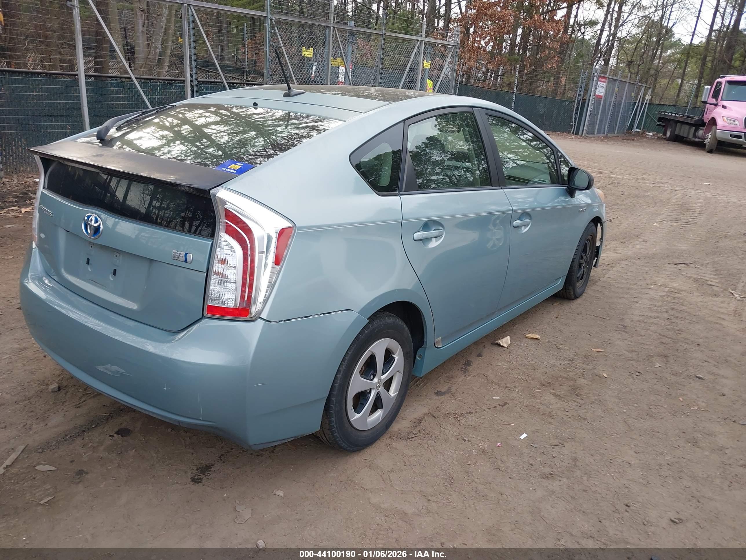 TOYOTA PRIUS image 4