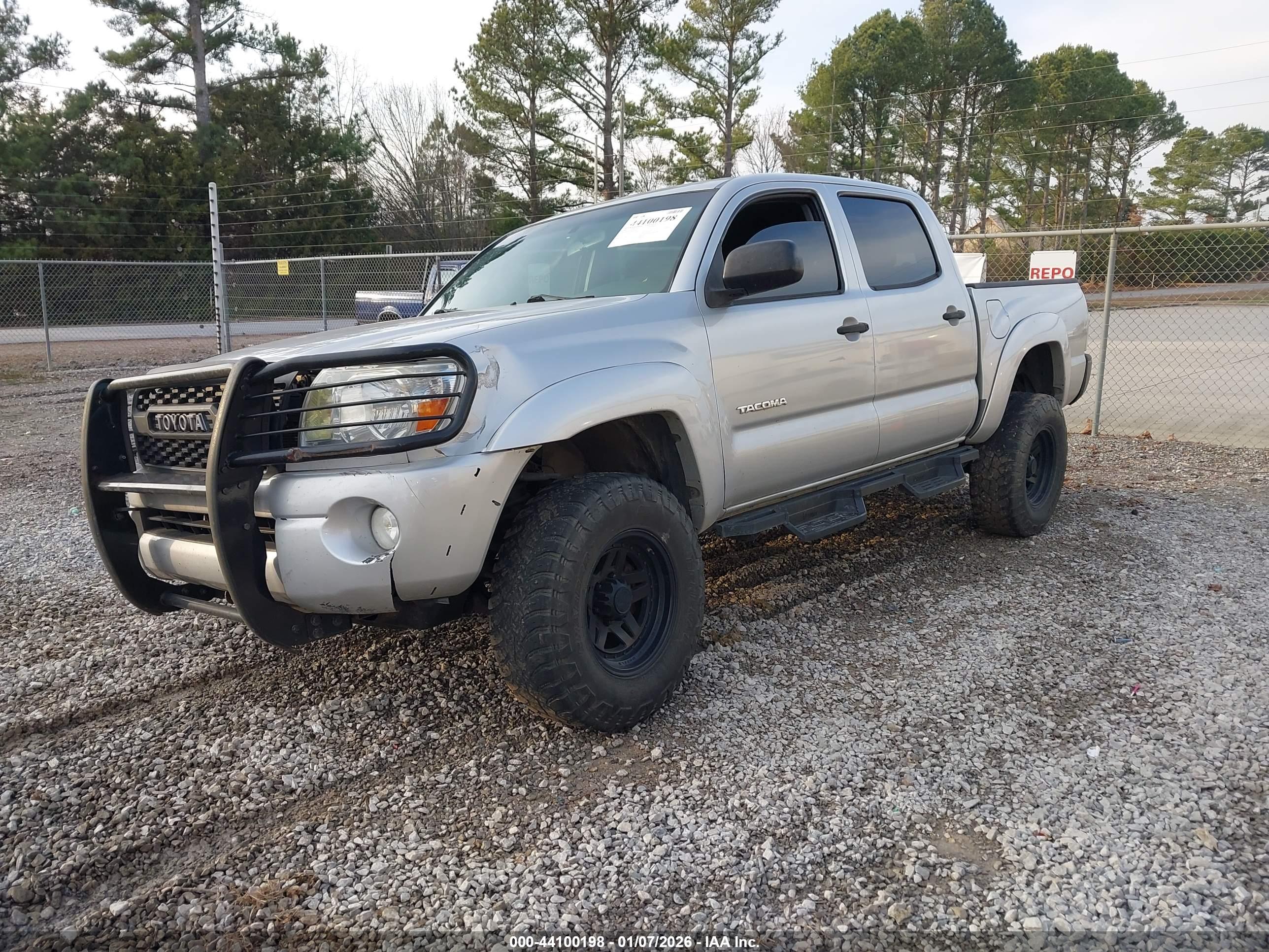 TOYOTA TACOMA image 2