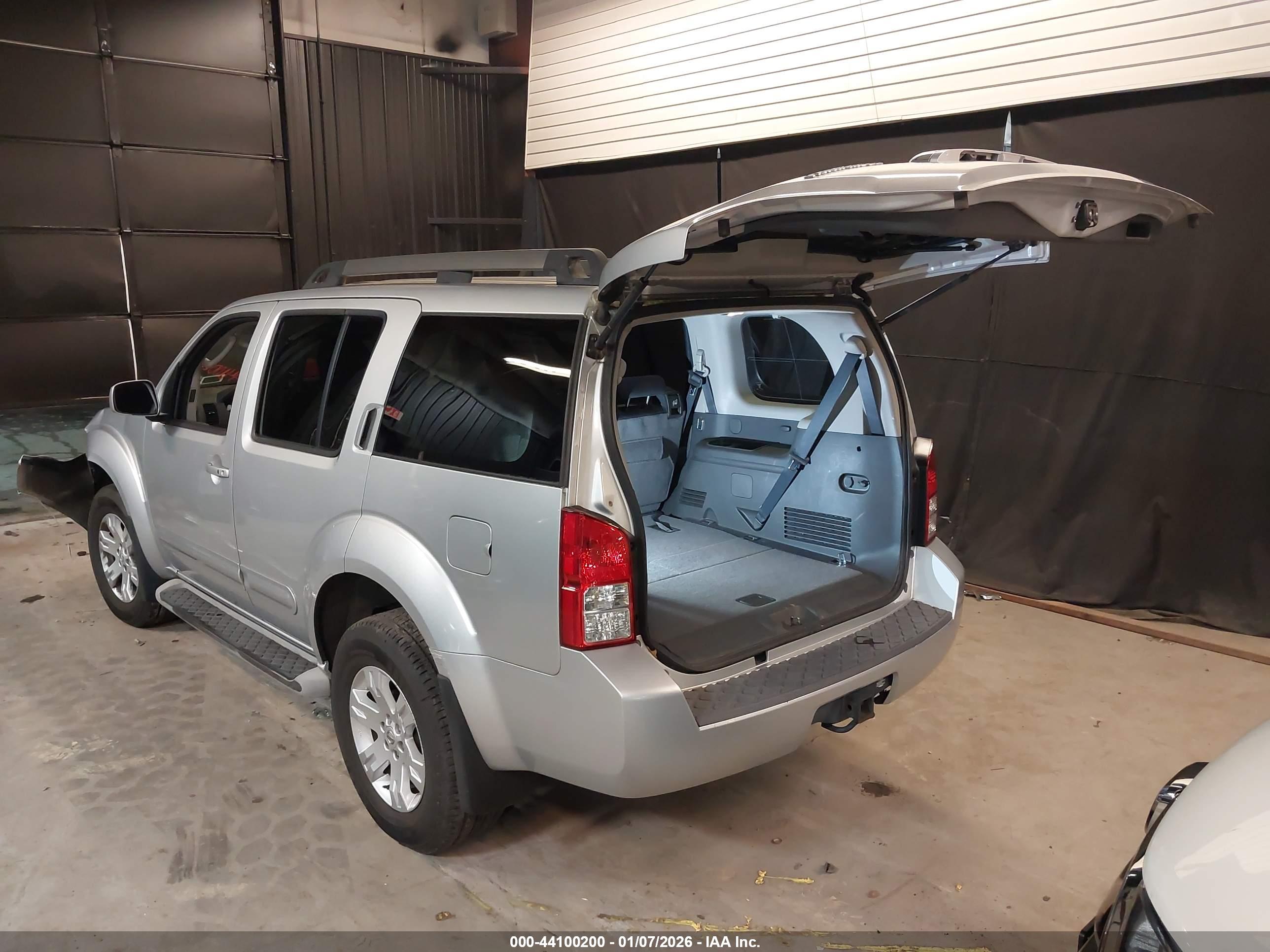 NISSAN PATHFINDER image 3