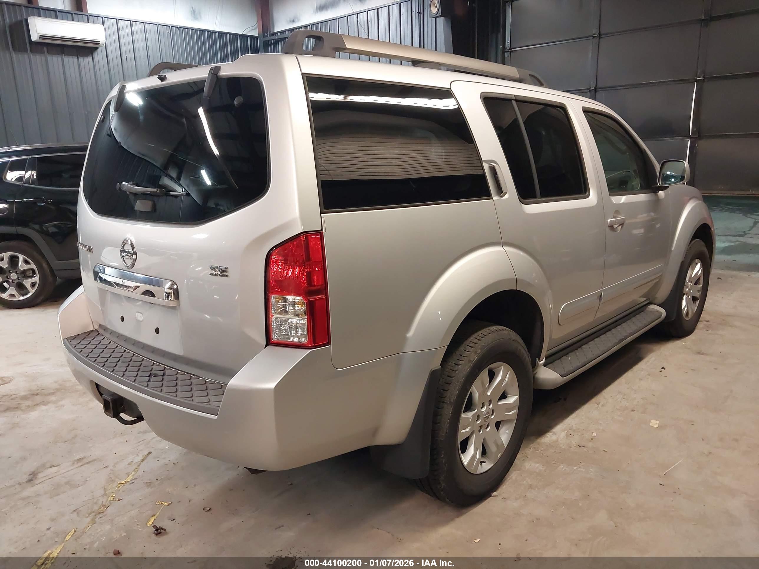 NISSAN PATHFINDER image 4