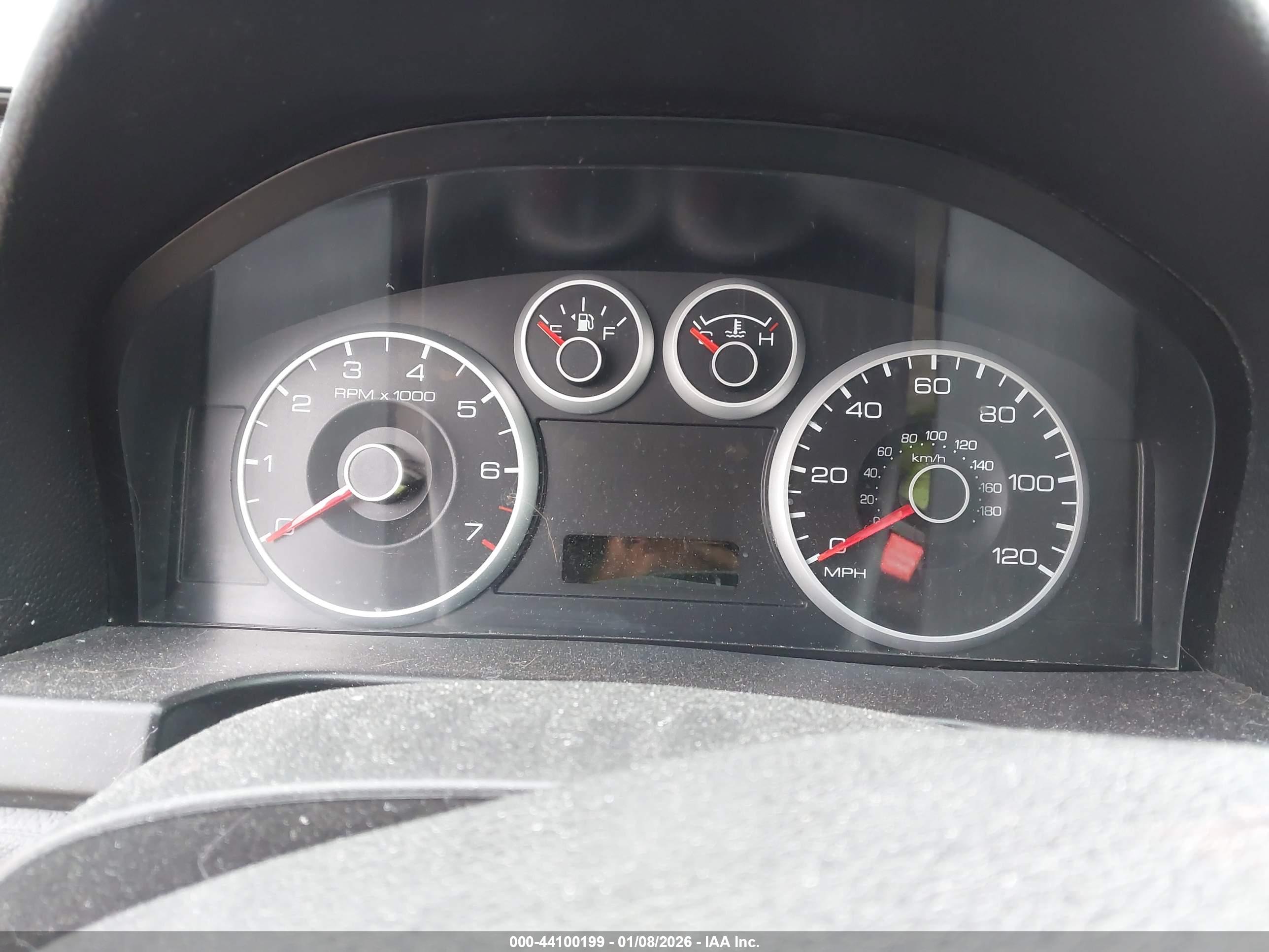 FORD FUSION image 7
