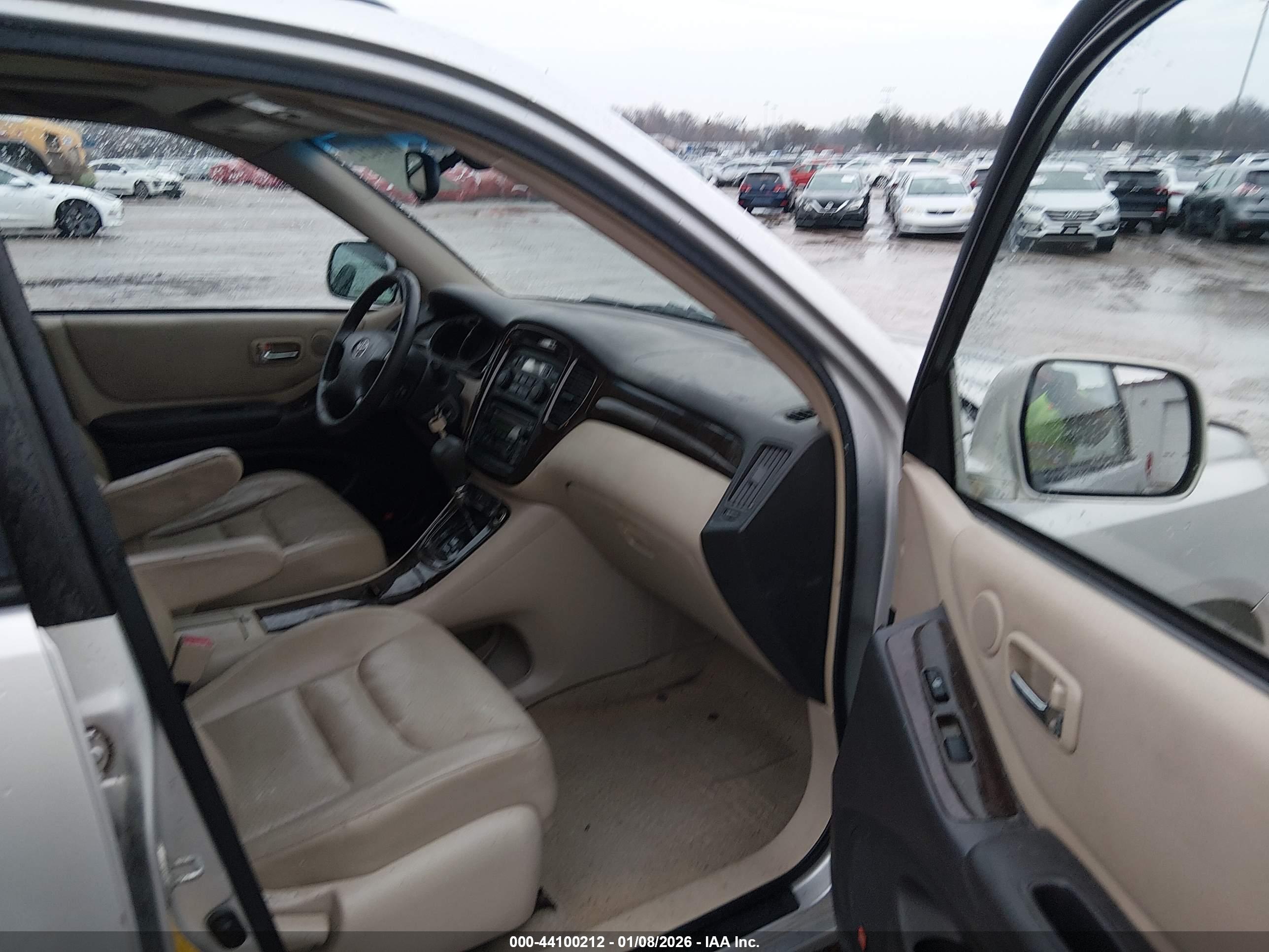 TOYOTA HIGHLANDER image 5