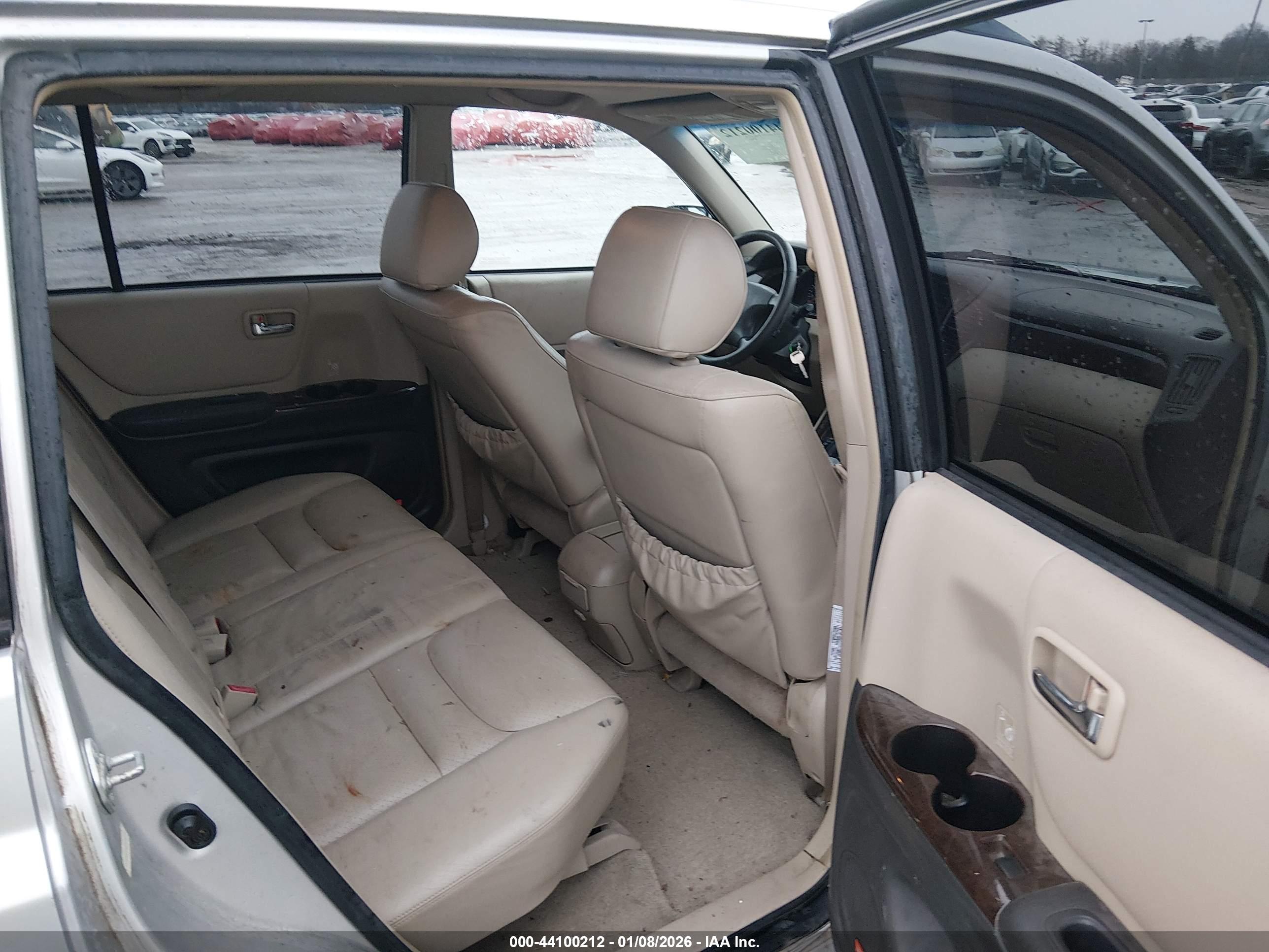 TOYOTA HIGHLANDER image 8