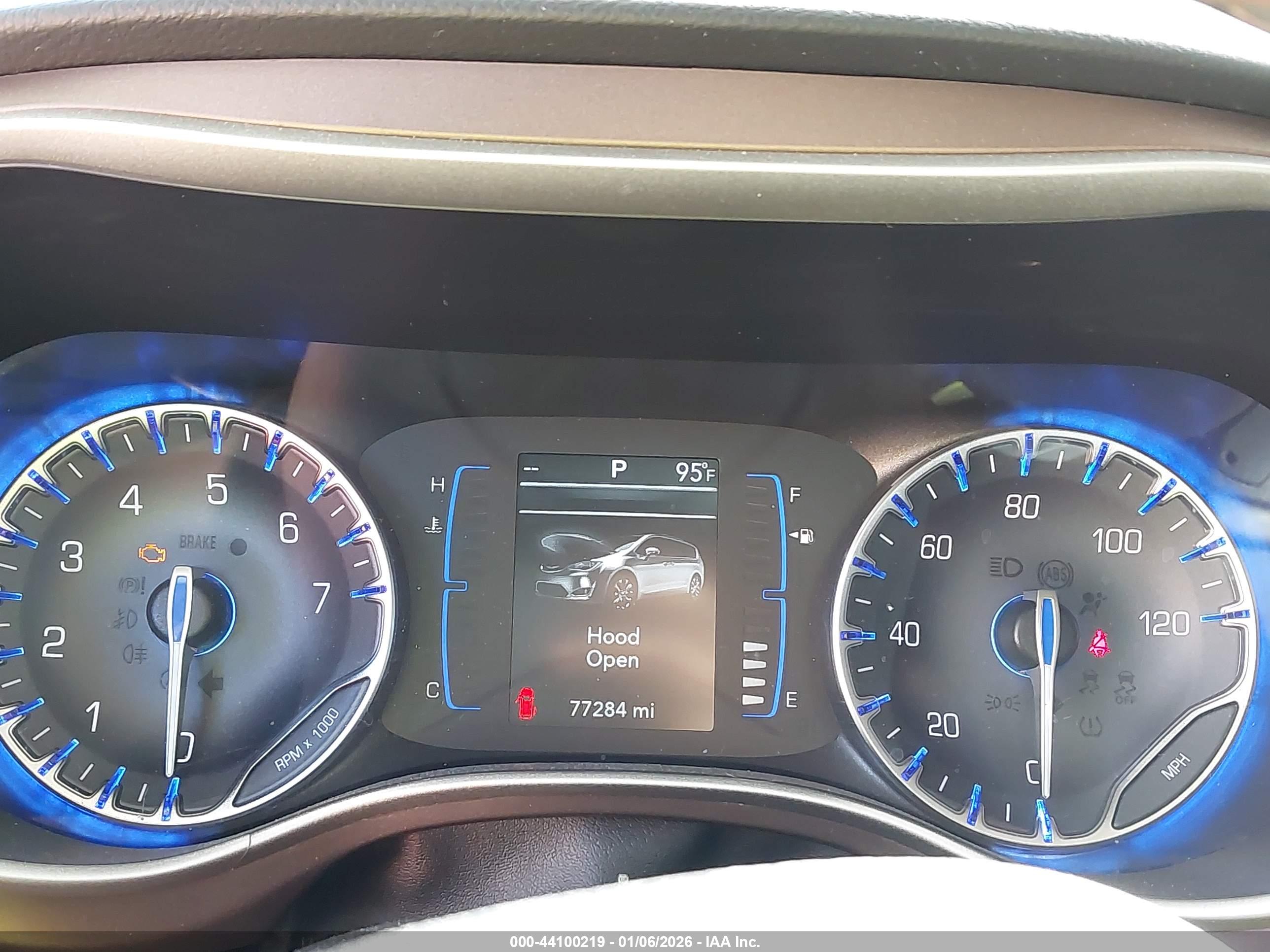 CHRYSLER PACIFICA image 7