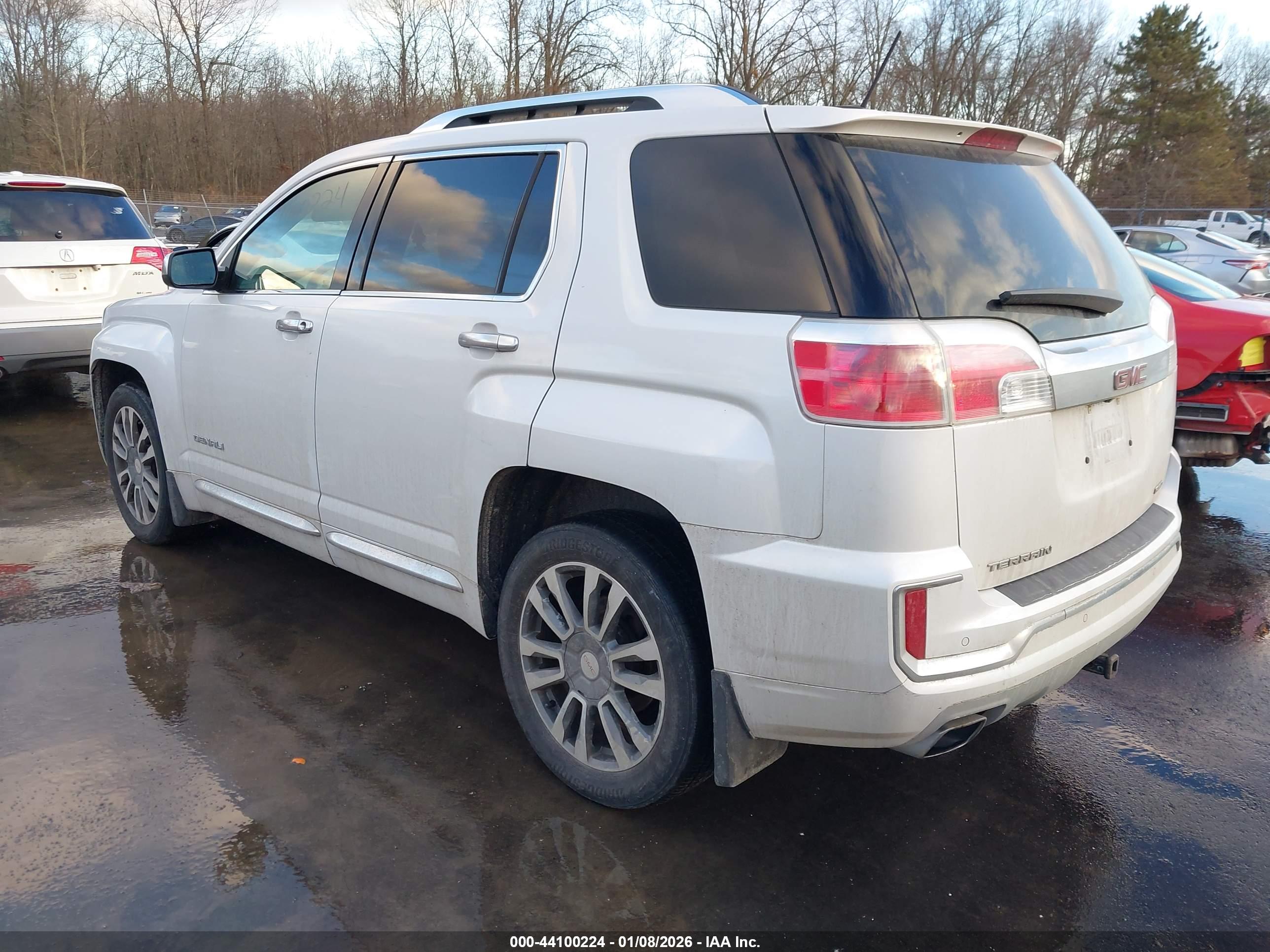 GMC TERRAIN image 3