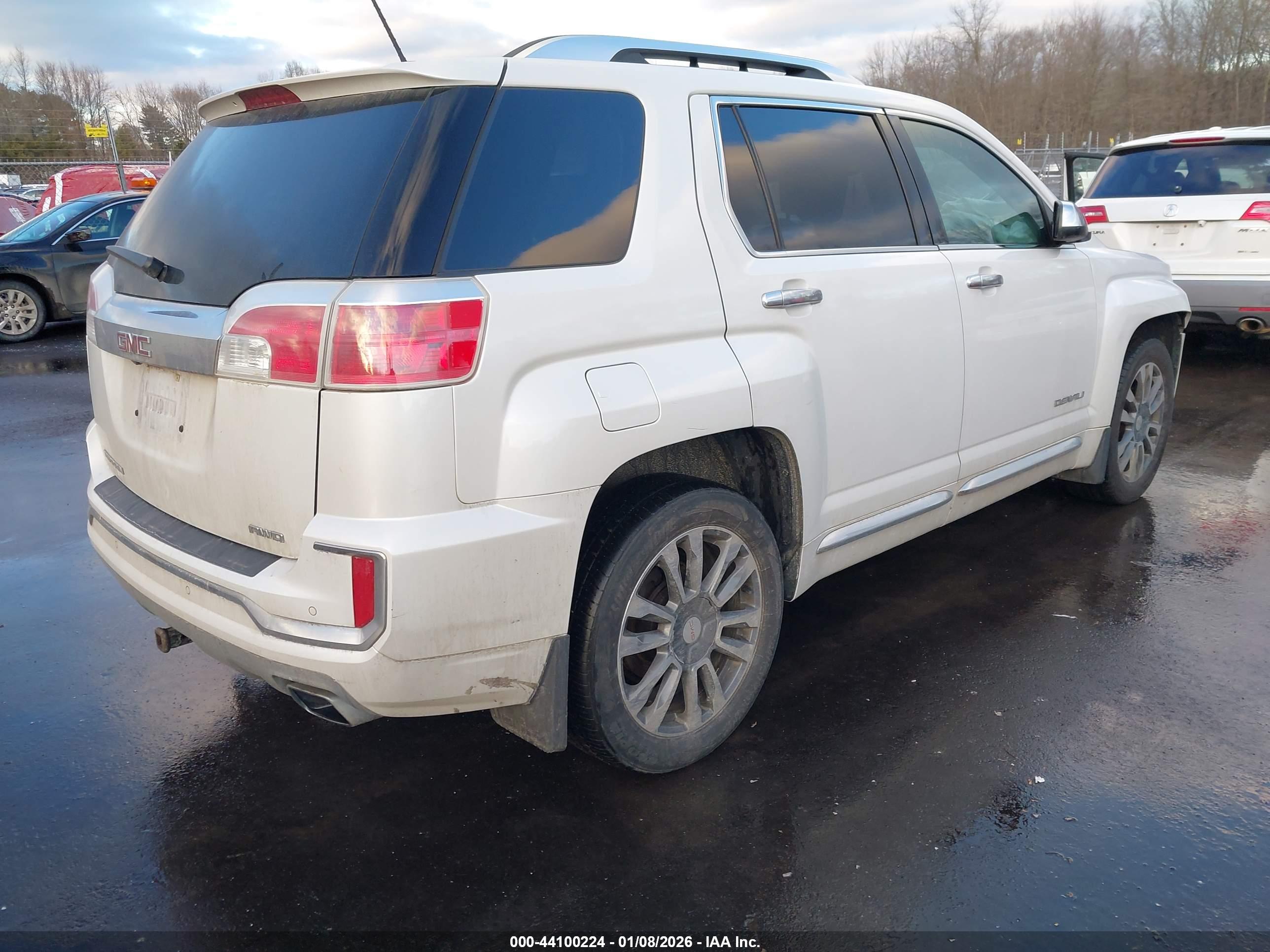 GMC TERRAIN image 4