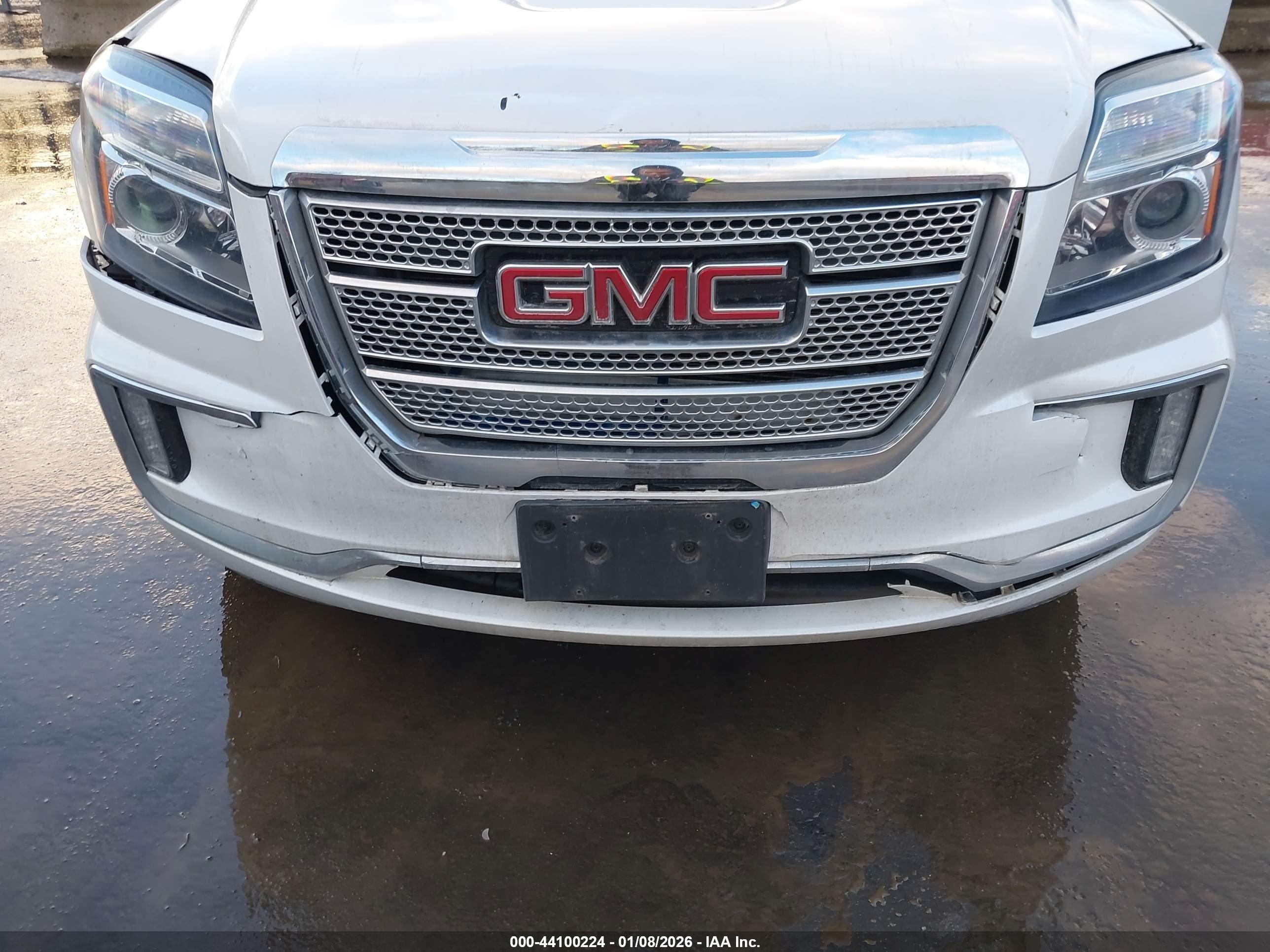 GMC TERRAIN image 6