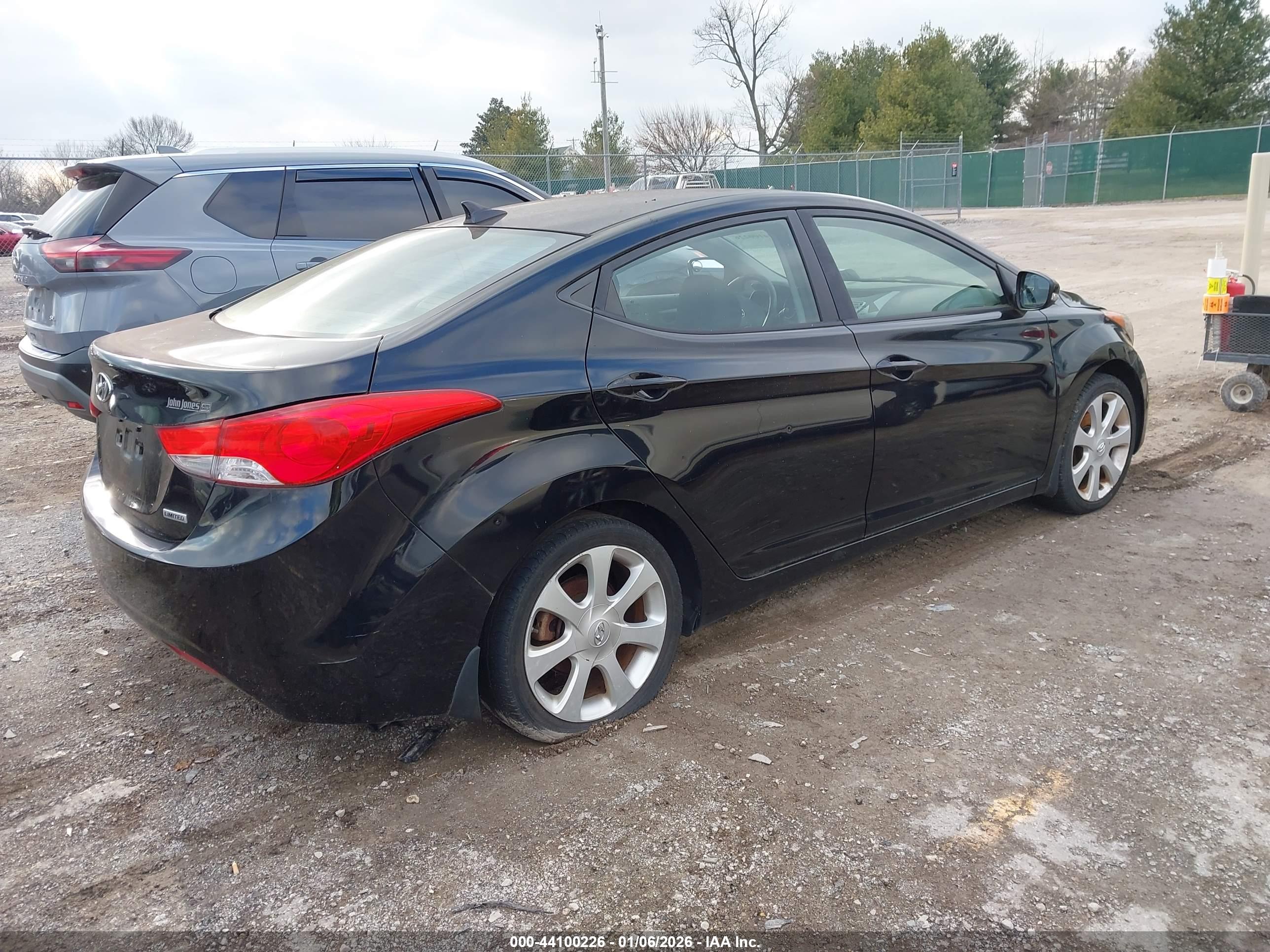 HYUNDAI ELANTRA image 4
