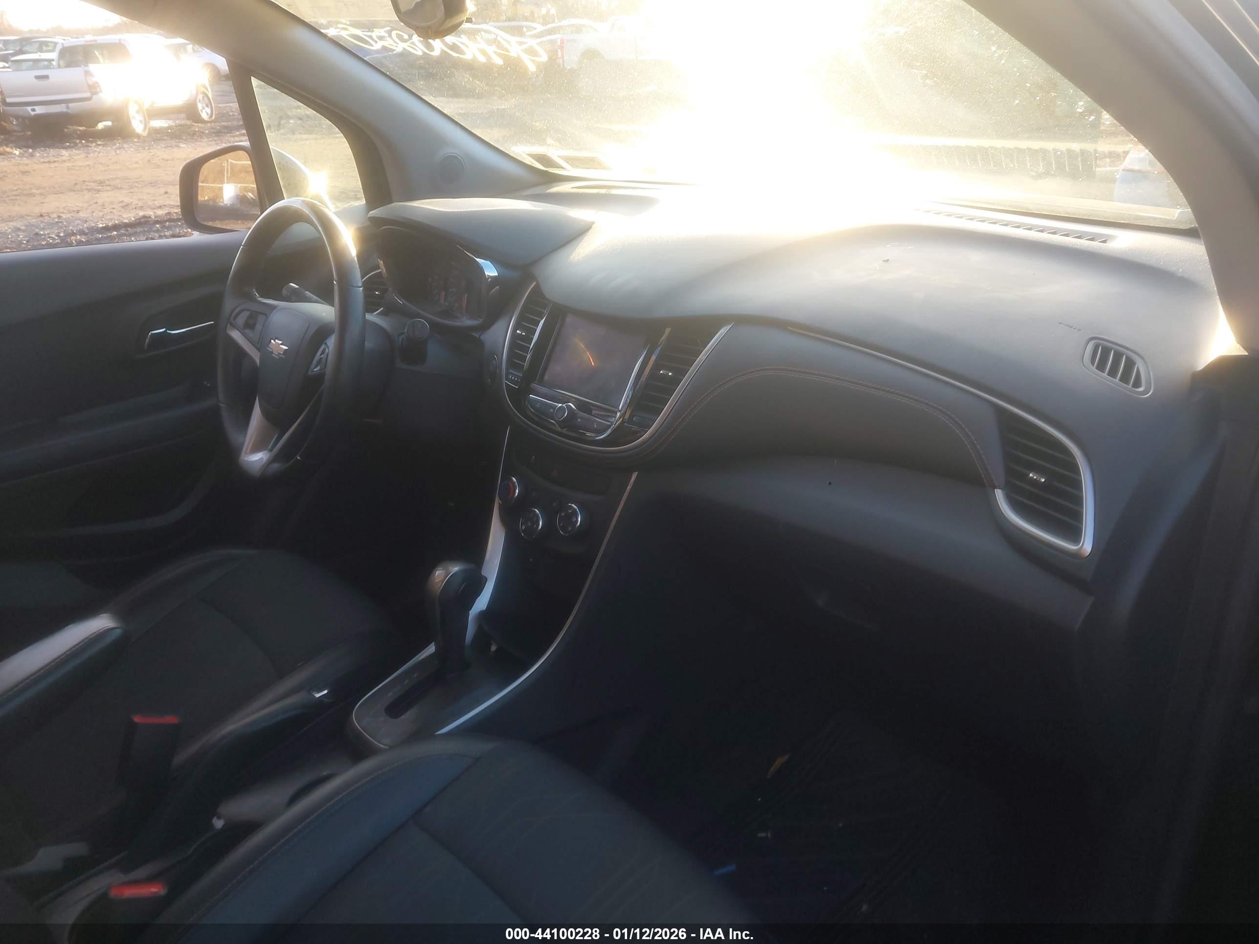 CHEVROLET TRAX image 5