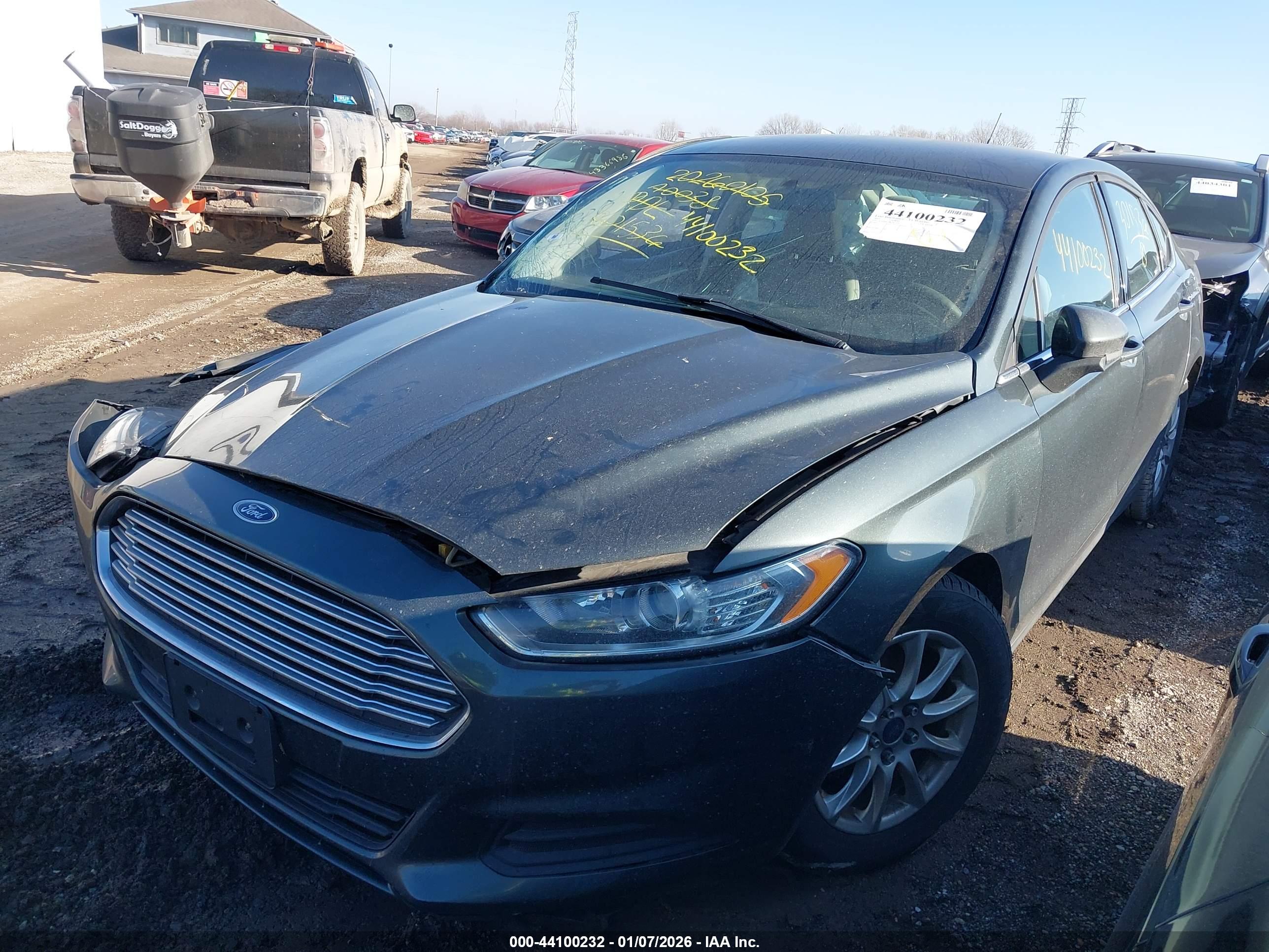 FORD FUSION image 2