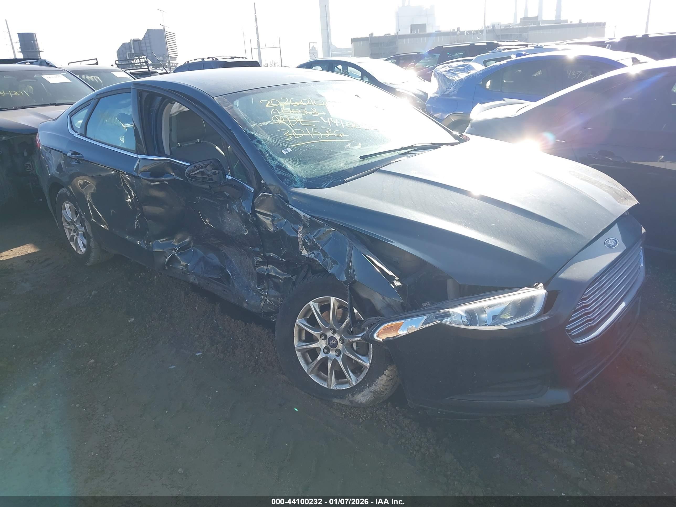 FORD FUSION image 6
