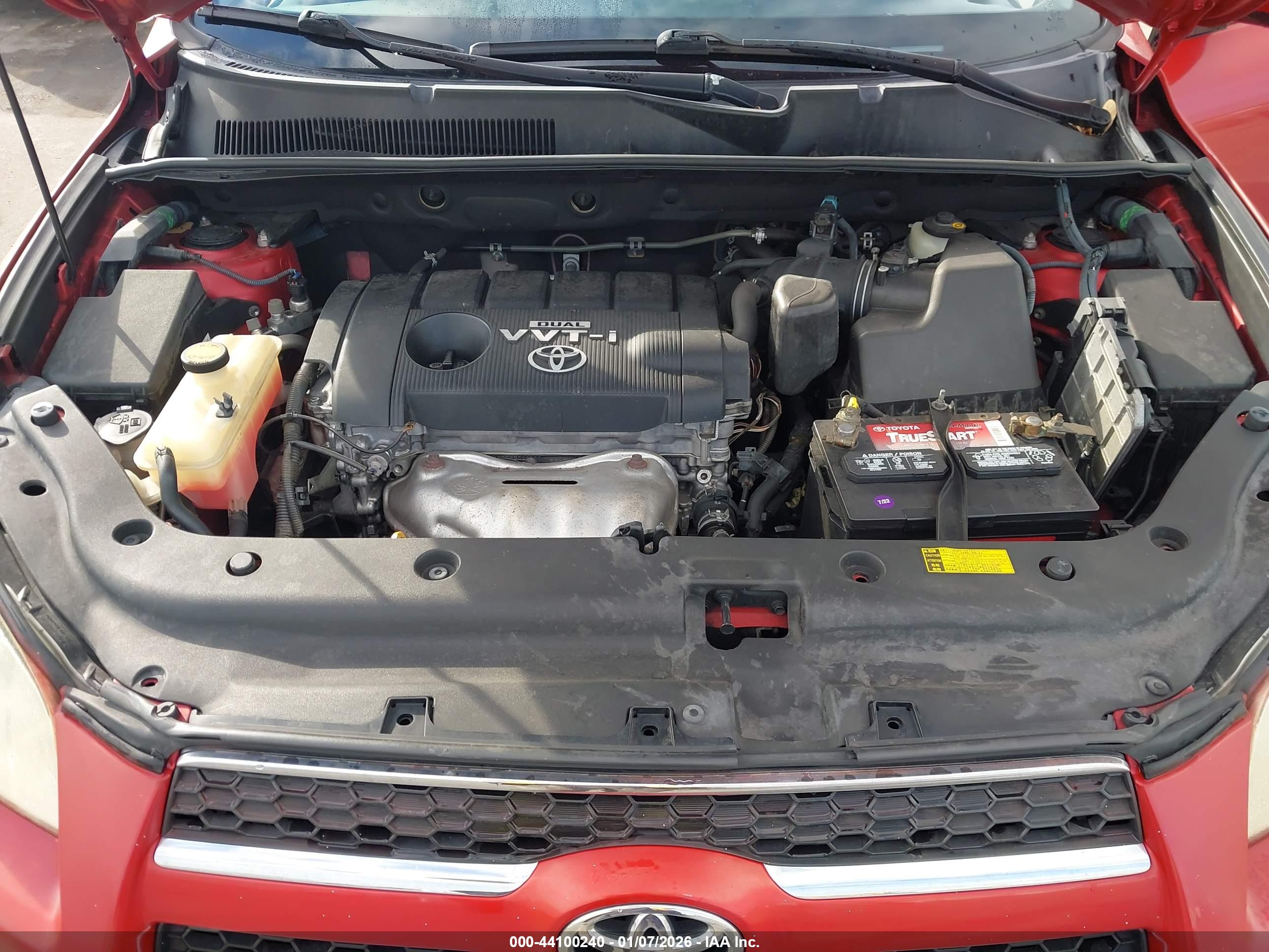 TOYOTA RAV4 image 10