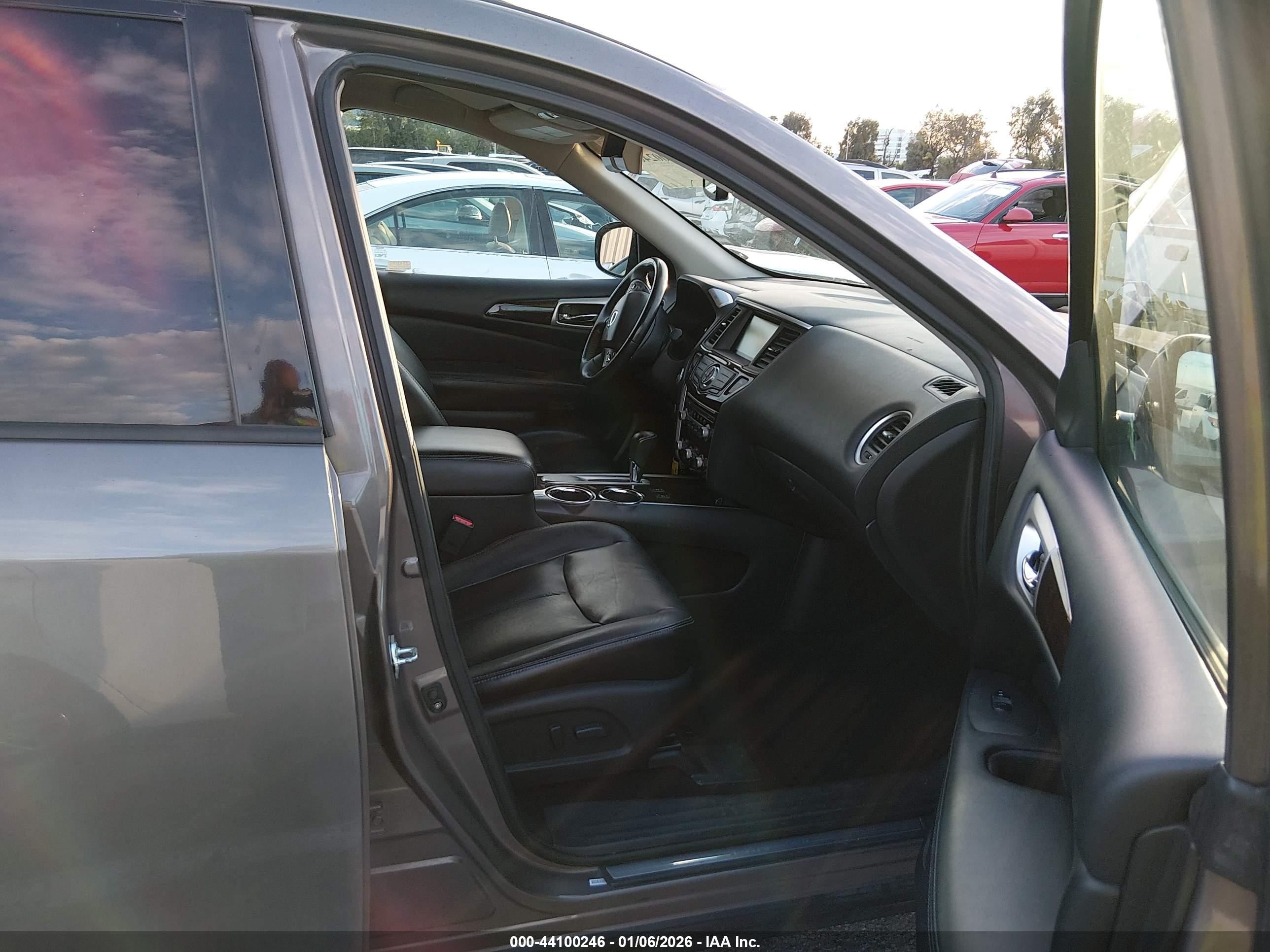 NISSAN PATHFINDER image 5