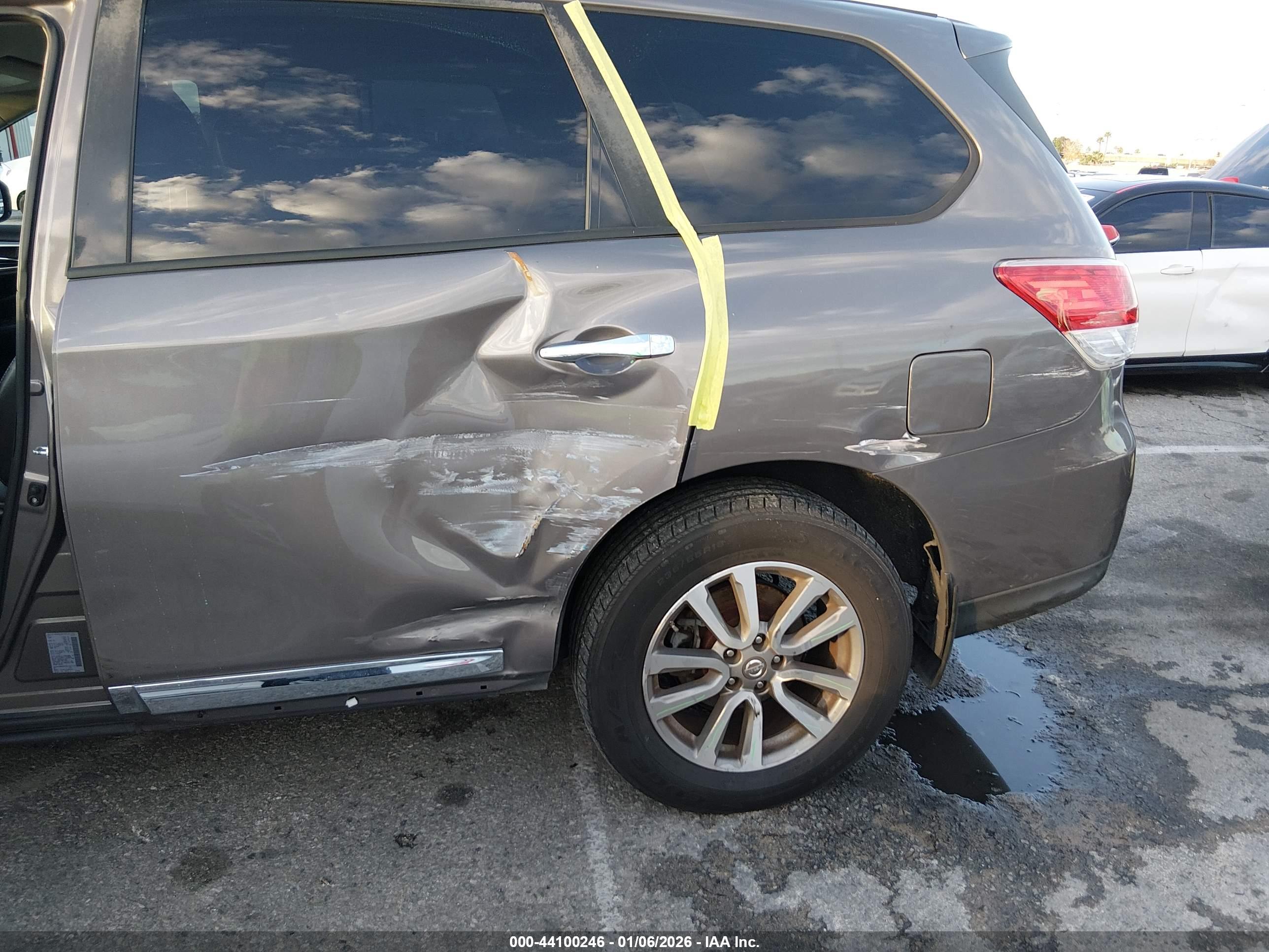 NISSAN PATHFINDER image 6