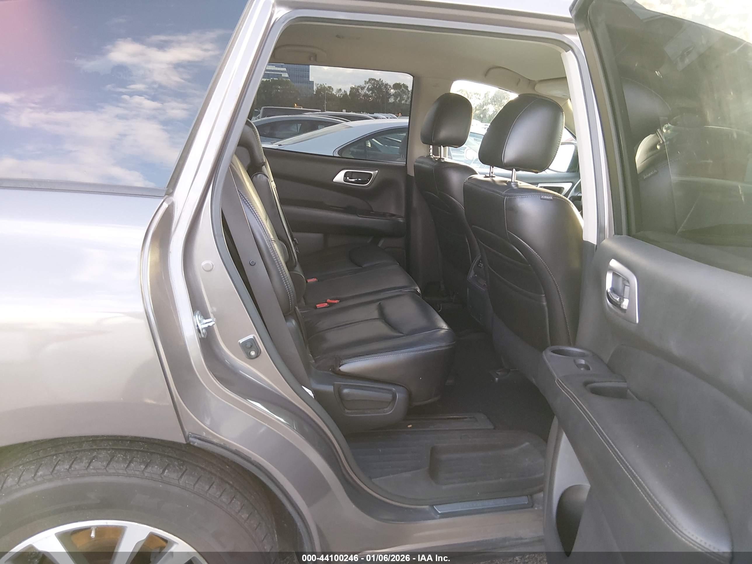 NISSAN PATHFINDER image 8