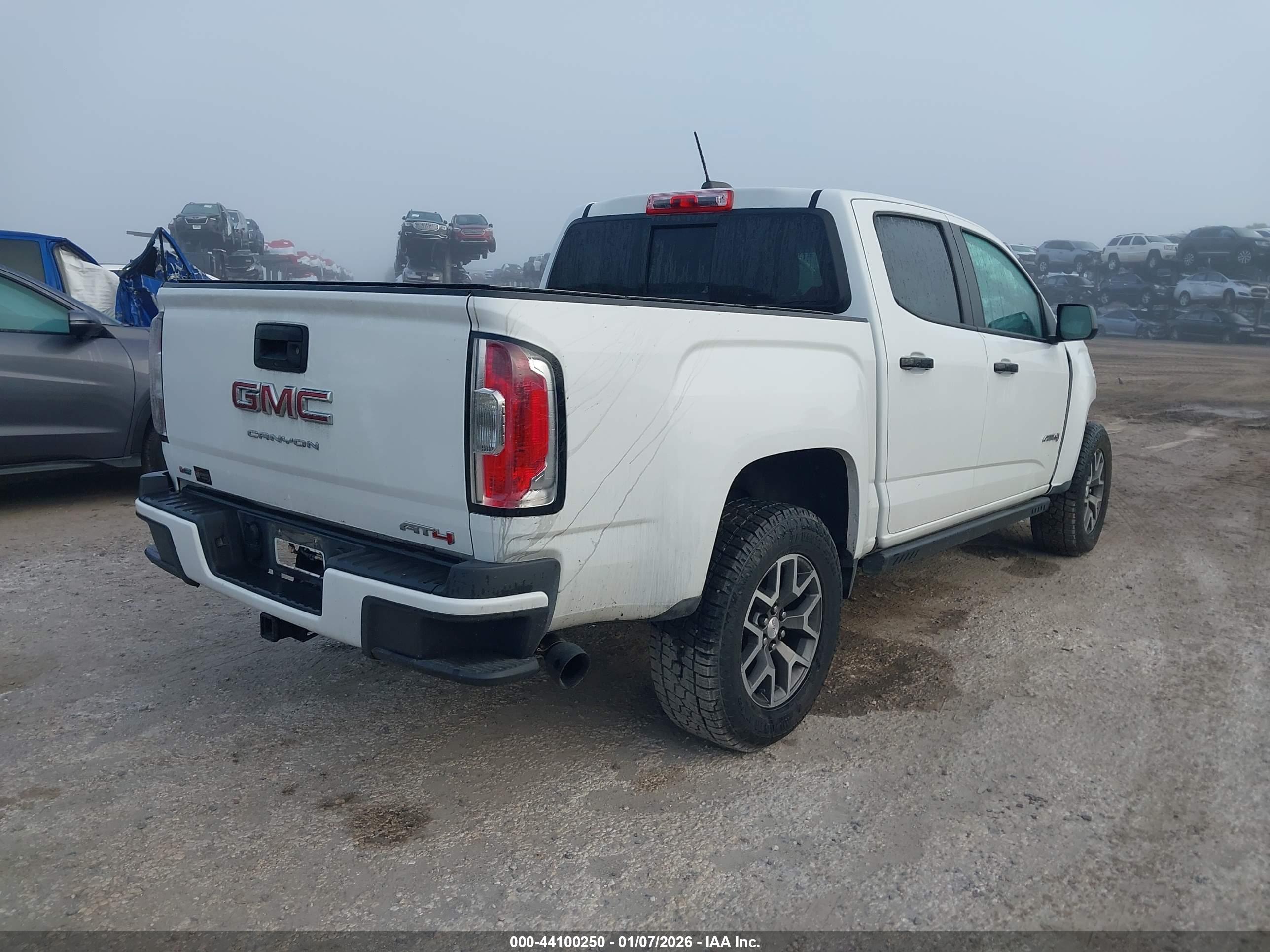GMC CANYON image 4