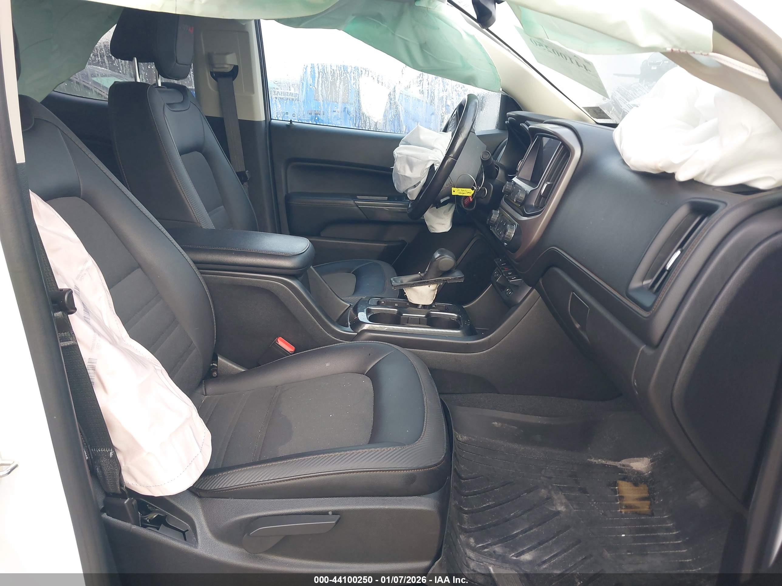 GMC CANYON image 5