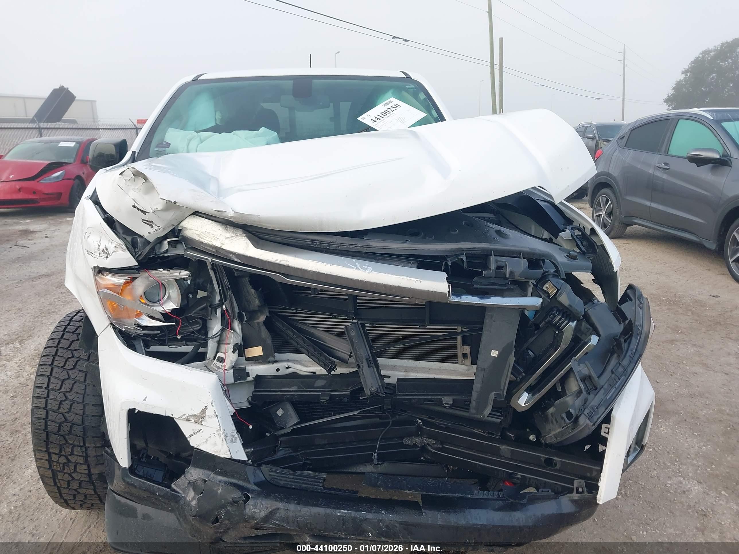 GMC CANYON image 6