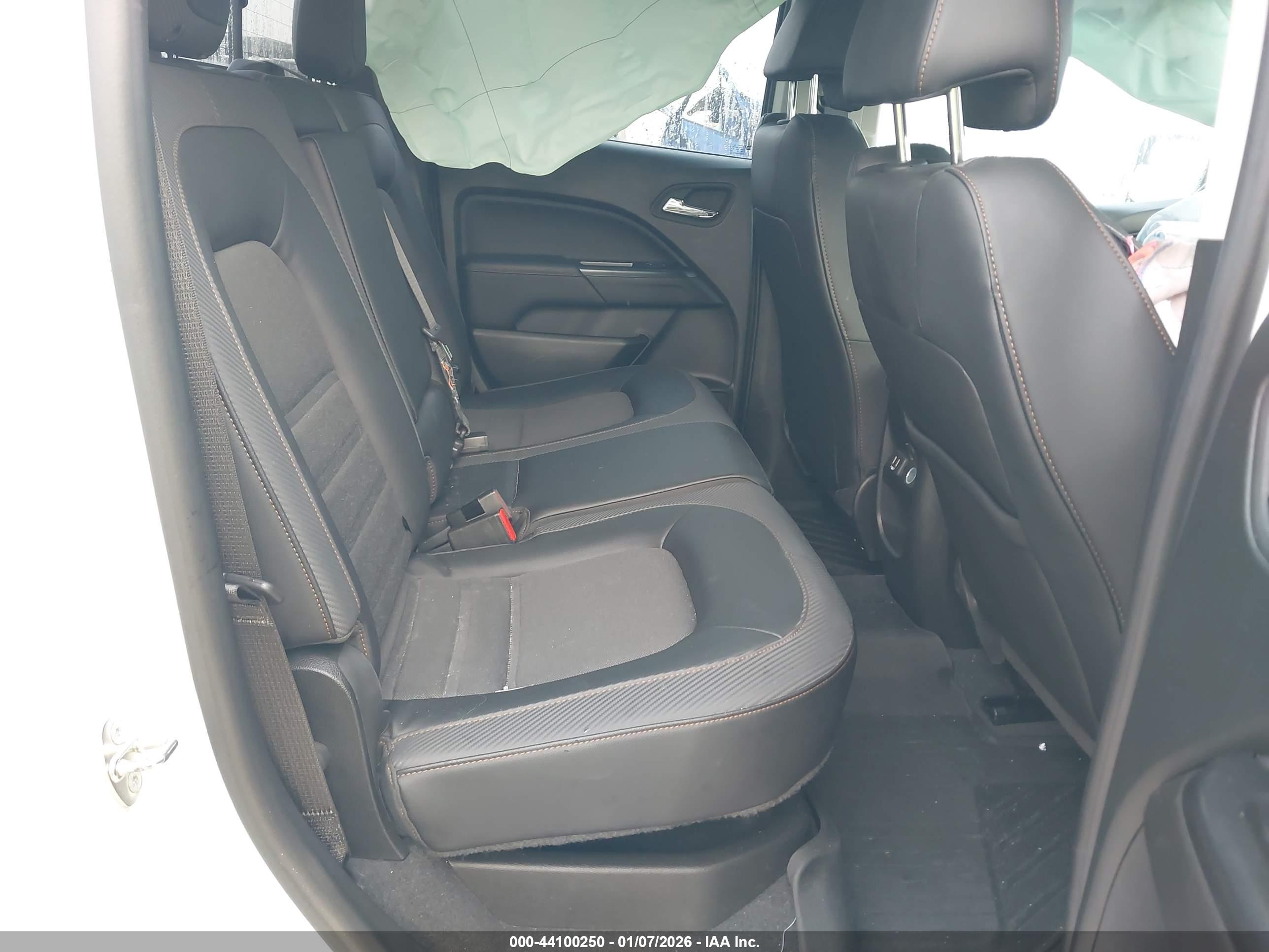 GMC CANYON image 8
